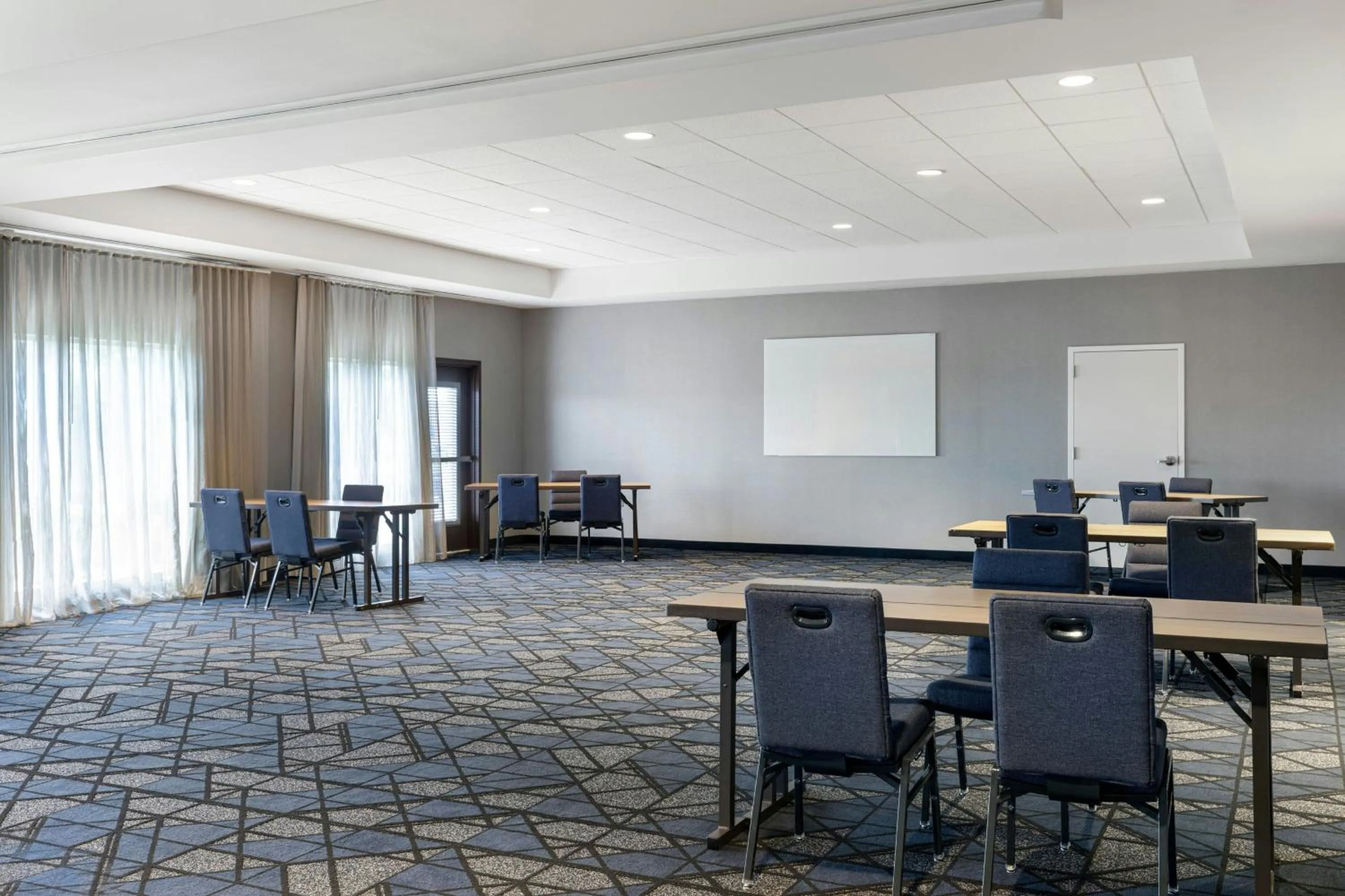 Meeting/conference room in Courtyard by Marriott St. Louis St. Peters