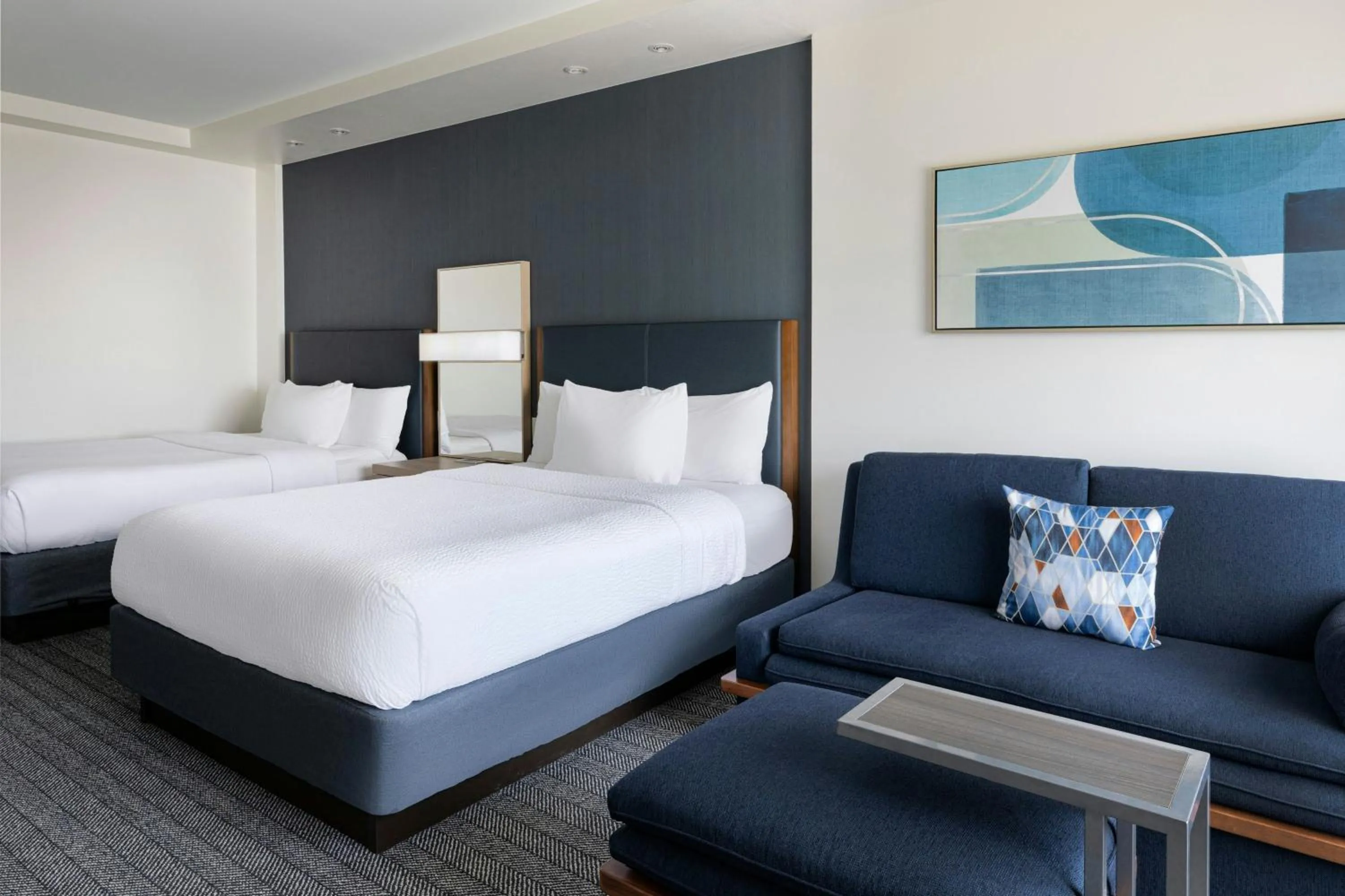 Photo of the whole room, Bed in Courtyard by Marriott St. Louis St. Peters