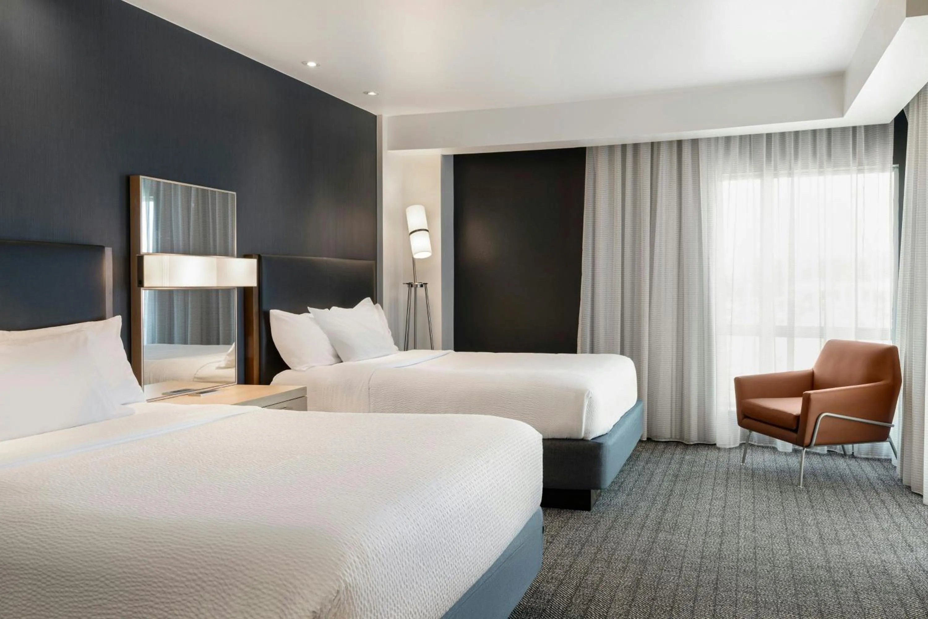 Photo of the whole room, Bed in Courtyard by Marriott St. Louis St. Peters