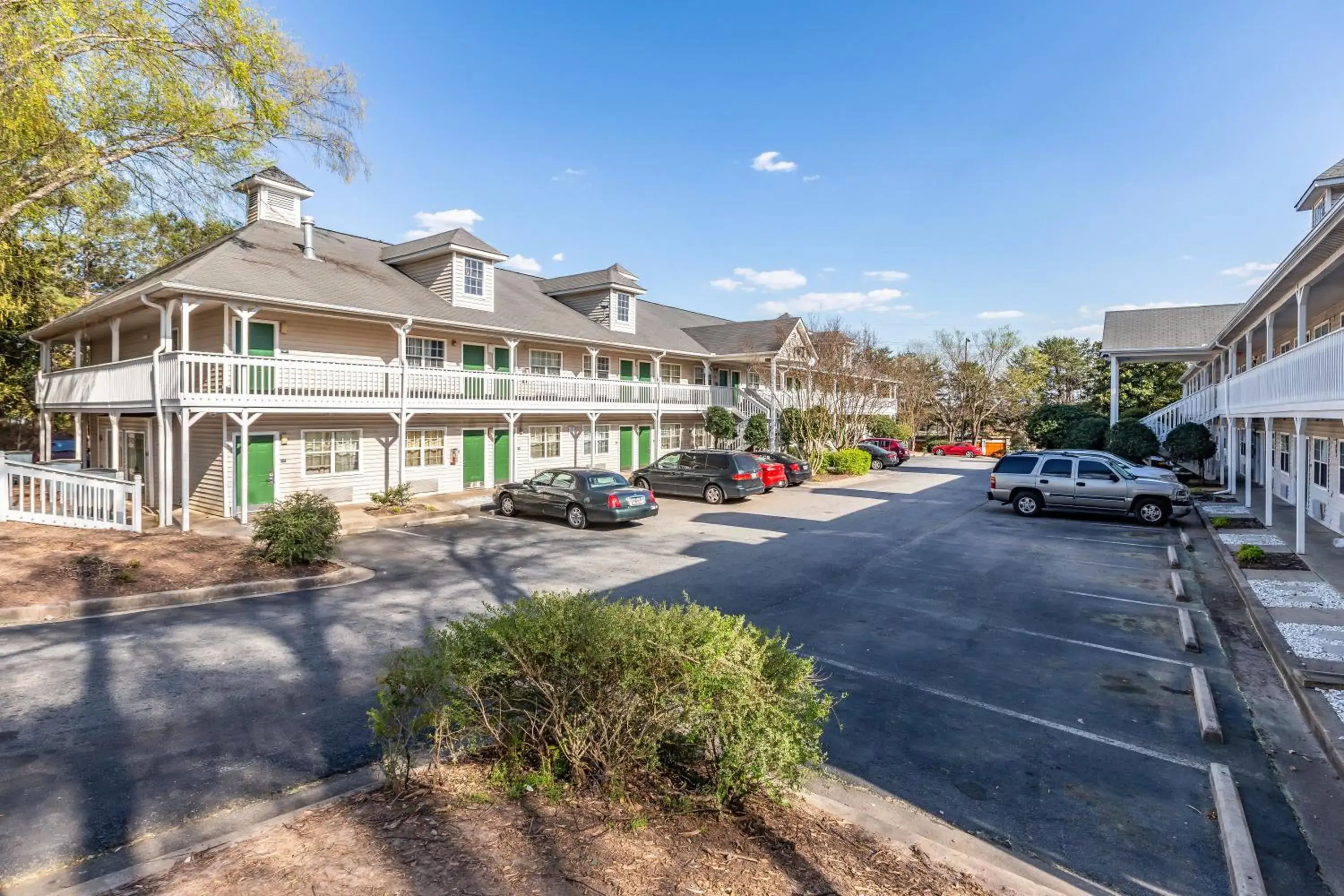 Property building in HomeTowne Studios by Red Roof Atlanta NE – Norcross South Property building in HomeTowne Studios by Red Roof Atlanta NE – Norcross South