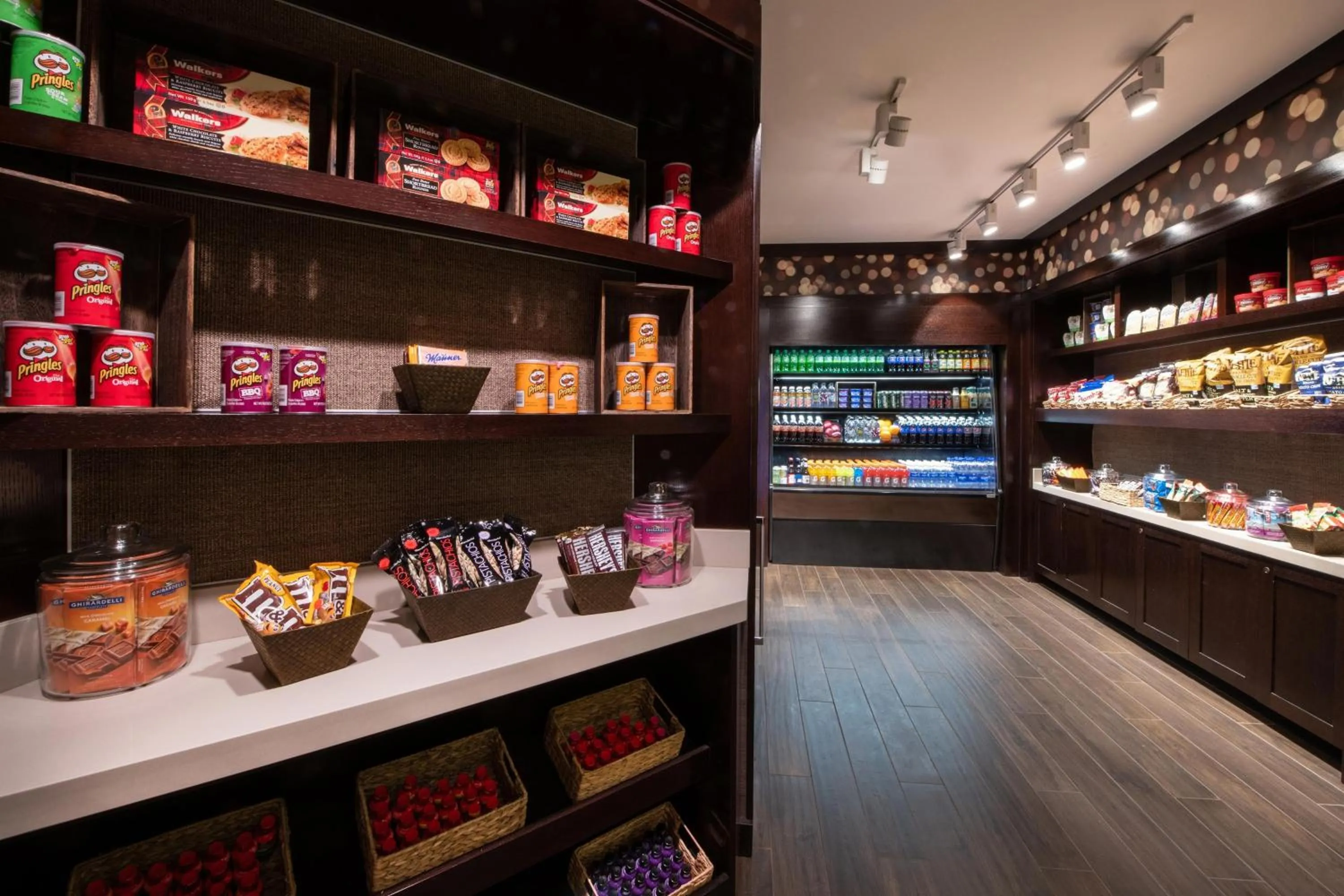 Restaurant/places to eat in Sheraton Ann Arbor Hotel