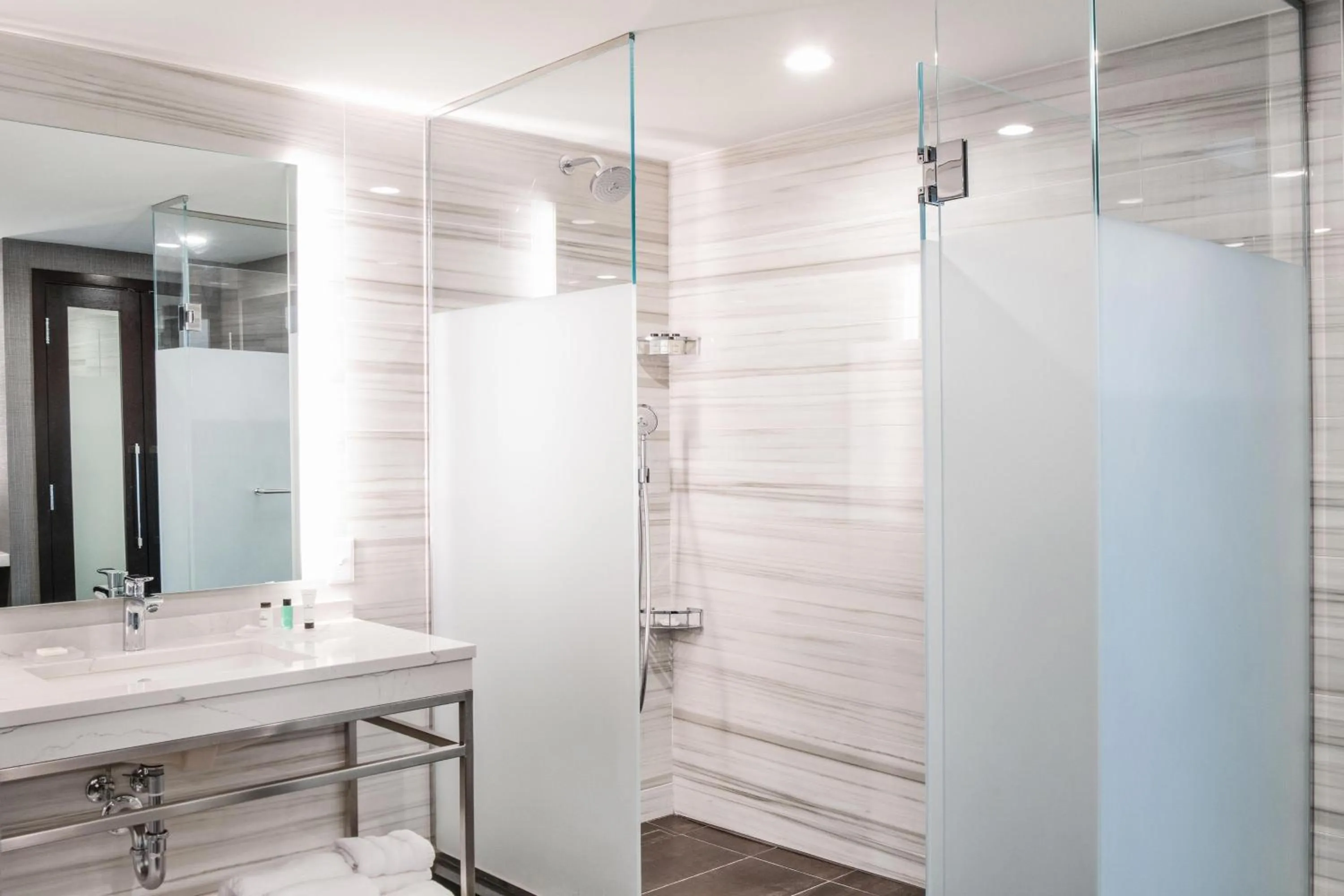 Bathroom in Sheraton Ann Arbor Hotel