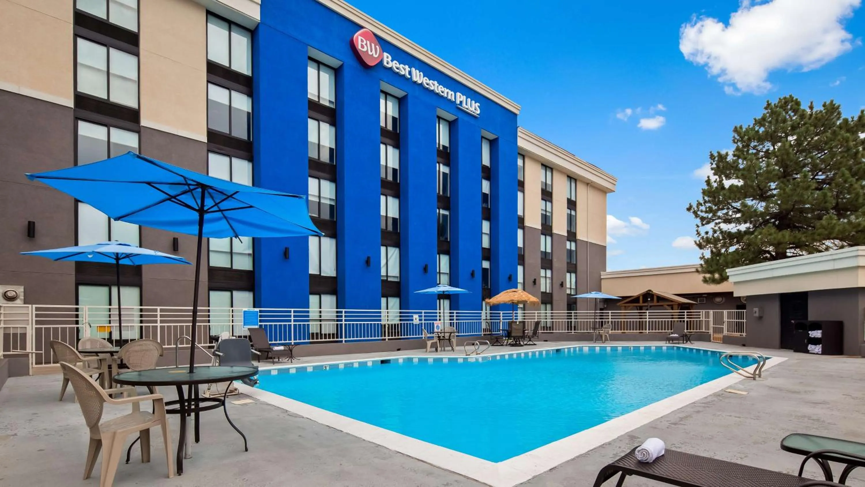 Property Building in Best Western Plus Executive Residency Denver-Central Park Hotel