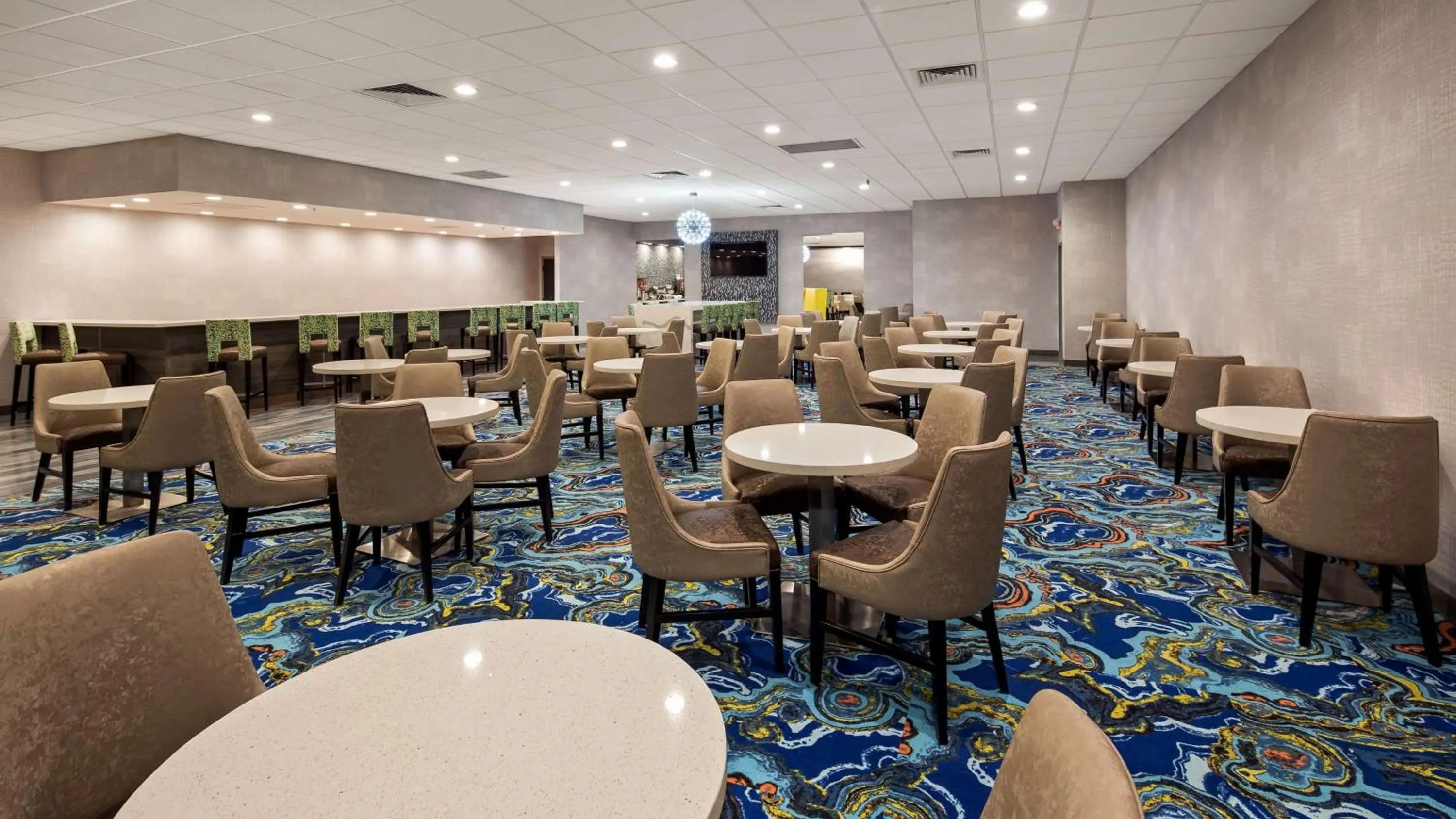 Restaurant/Places to Eat in Best Western Plus Executive Residency Denver-Central Park Hotel