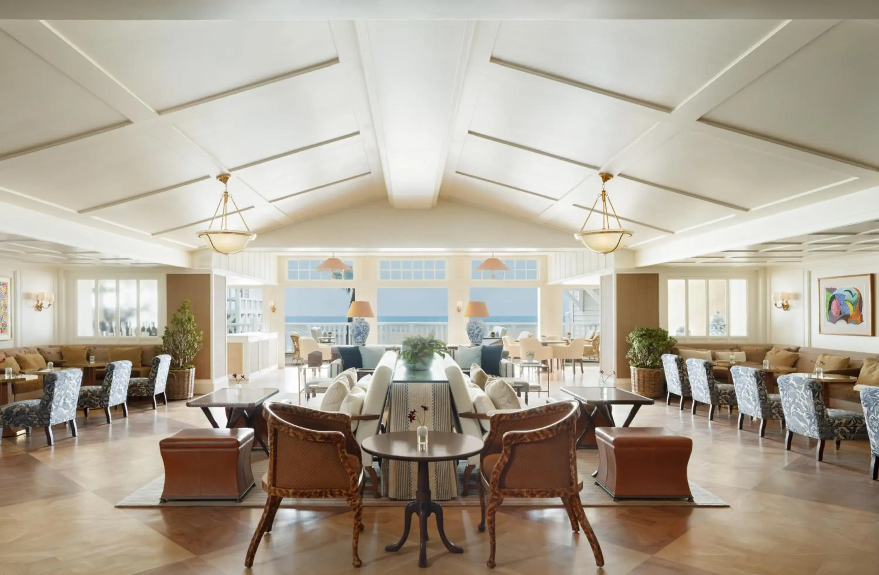 Property building in Shutters On The Beach Property building in Shutters On The Beach