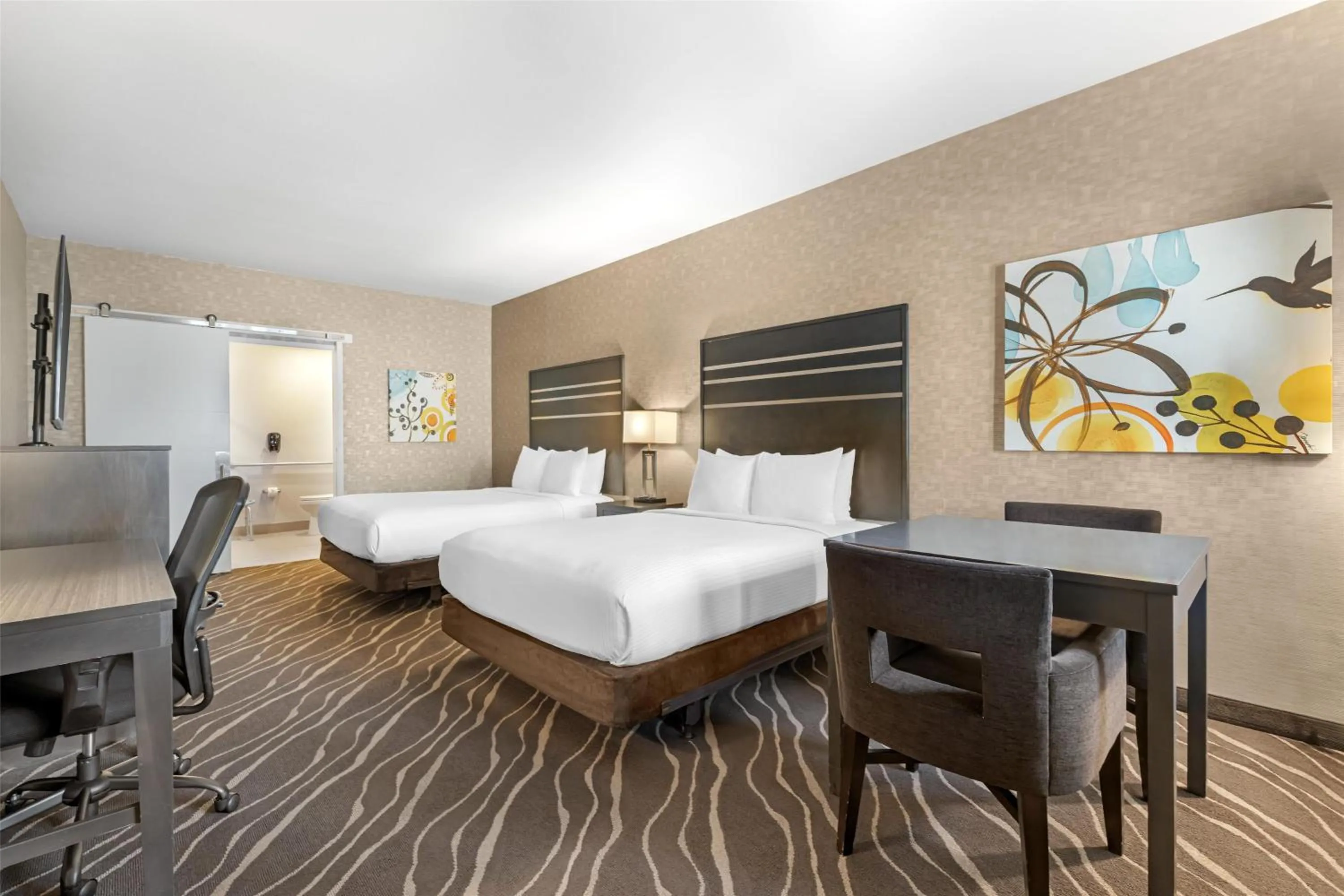 Bedroom, Bed in Best Western Plus Park Place Inn - Mini Suites