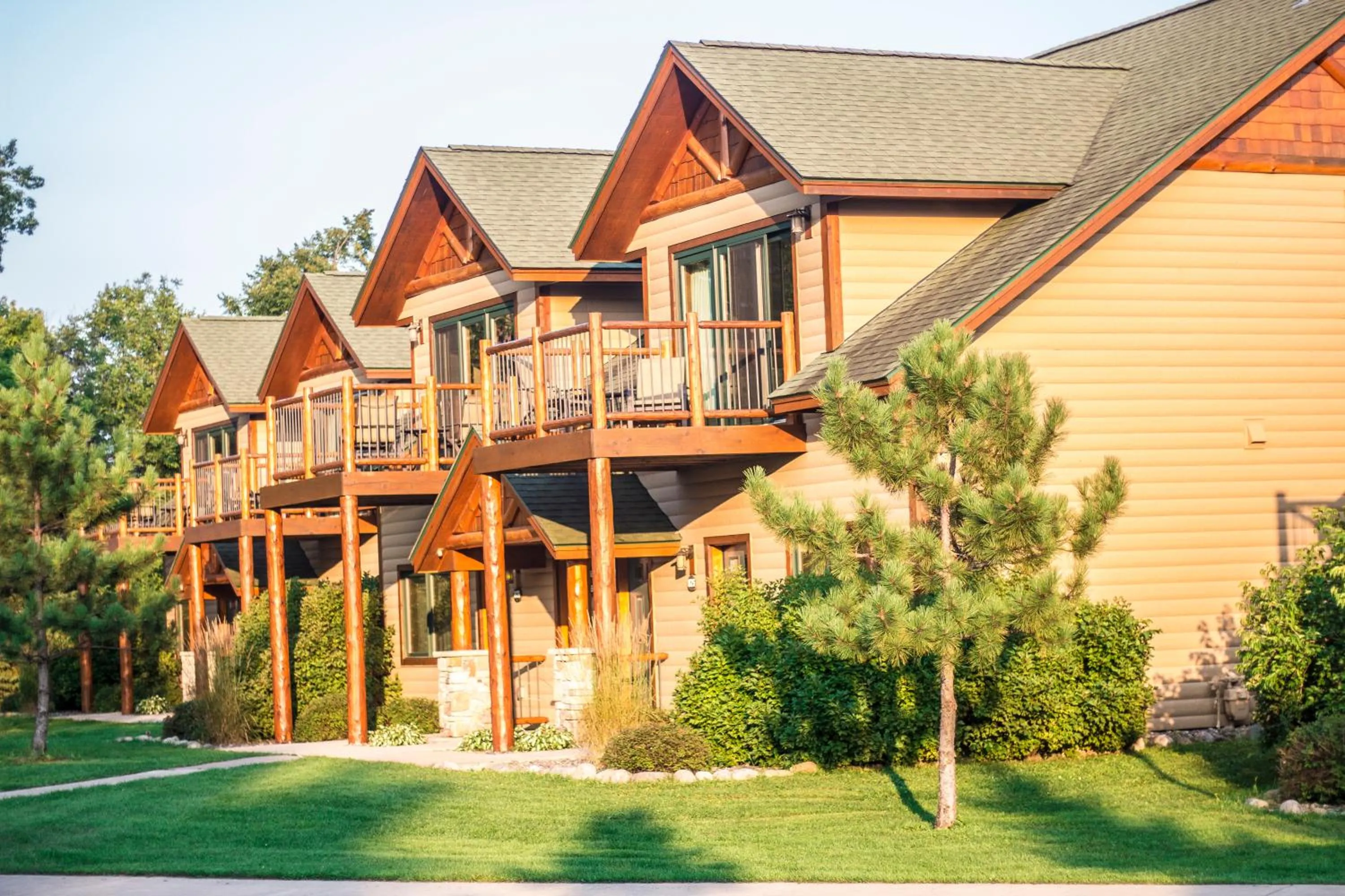 Property building in Ruttger's Bay Lake Resort