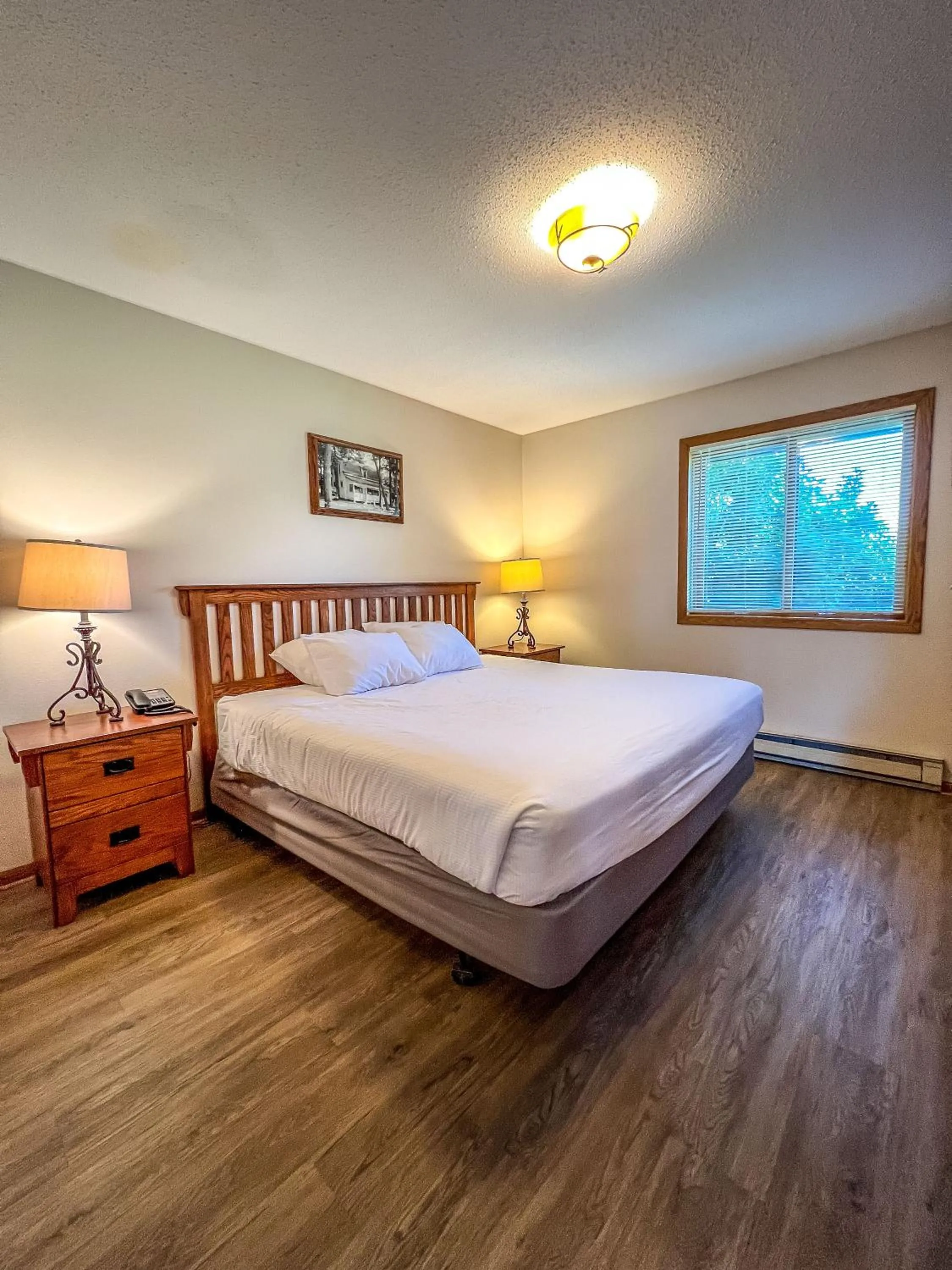 Bedroom in Ruttger's Bay Lake Resort