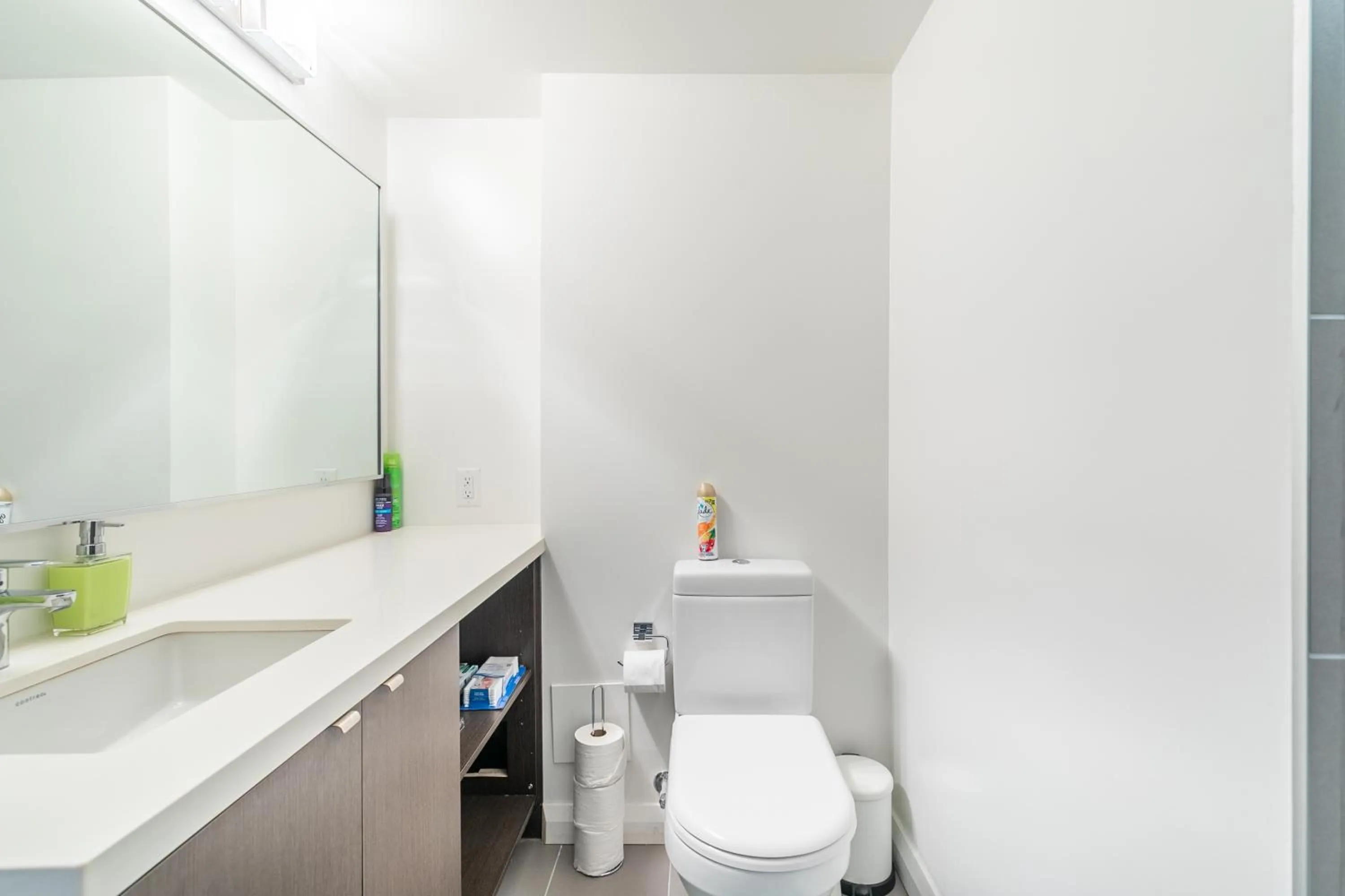 Bathroom in GLOBALSTAY Charming Yorkville Aprt