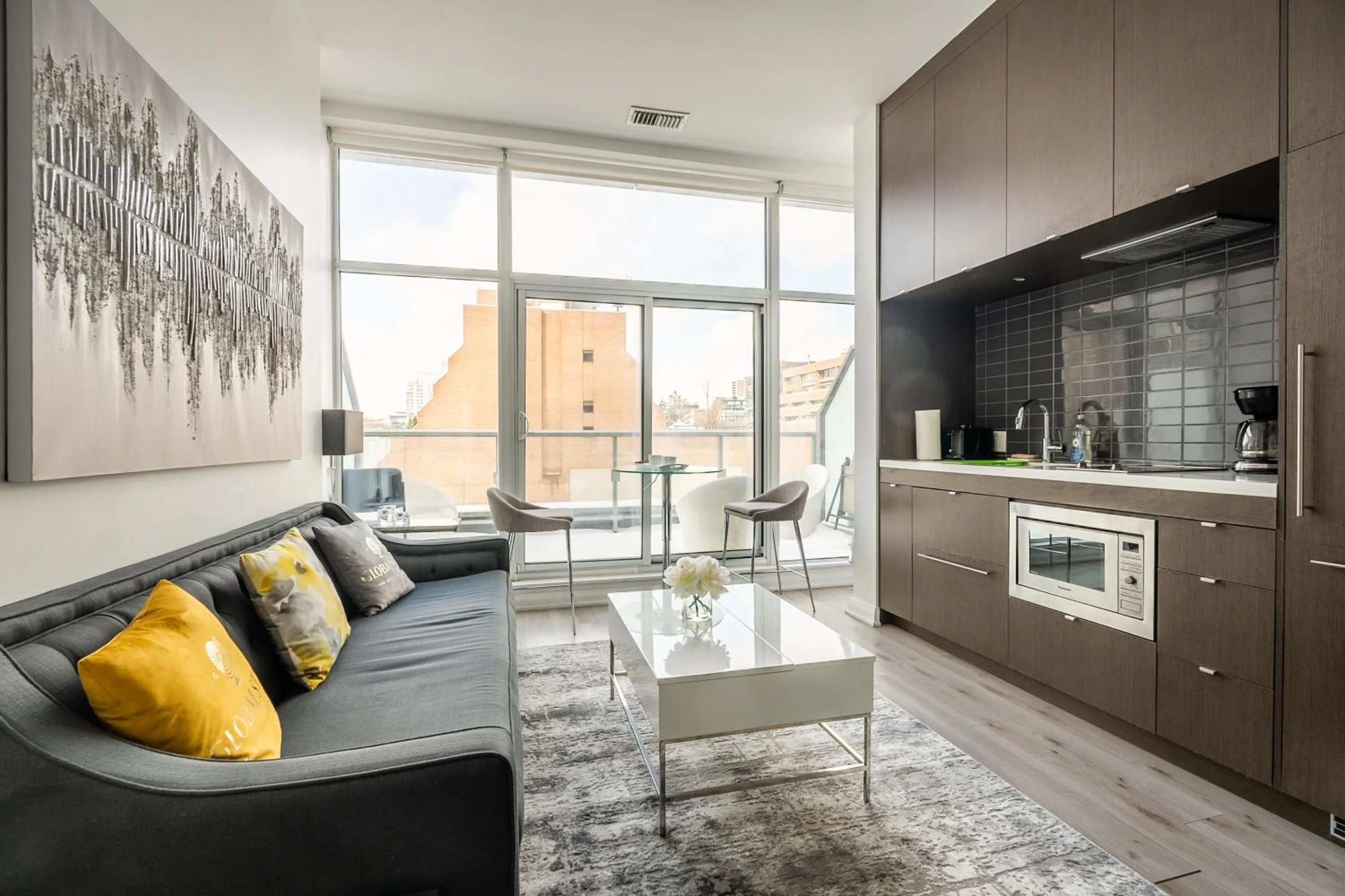 Kitchen or kitchenette in GLOBALSTAY Charming Yorkville Aprt