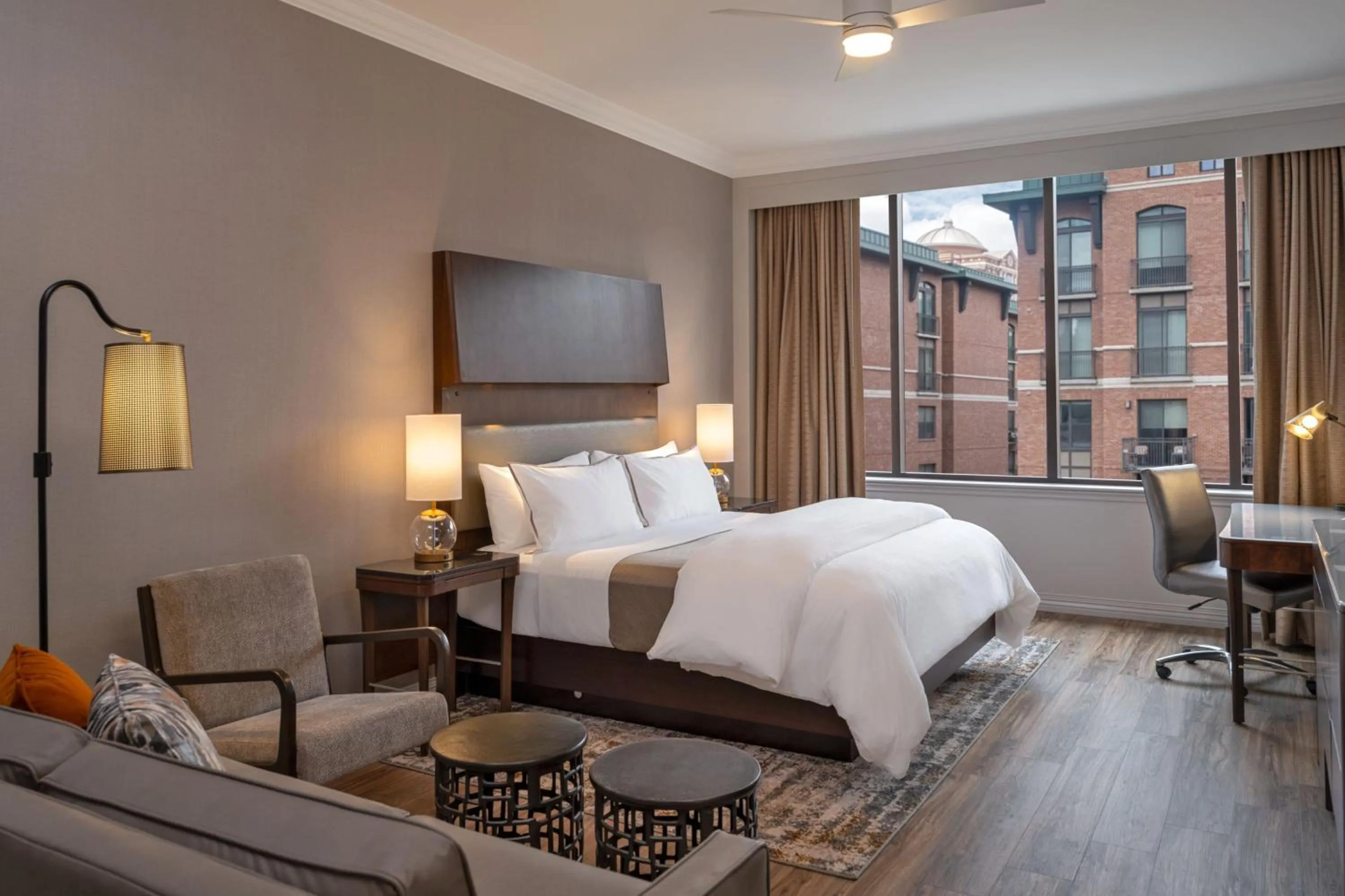 Photo of the whole room, Bed in The Westin Houston Downtown