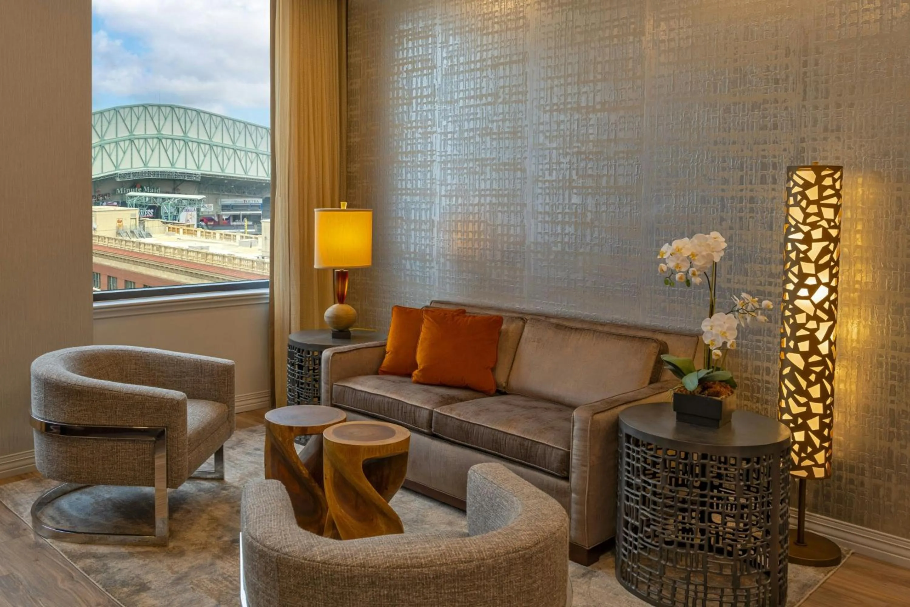 Photo of the whole room in The Westin Houston Downtown