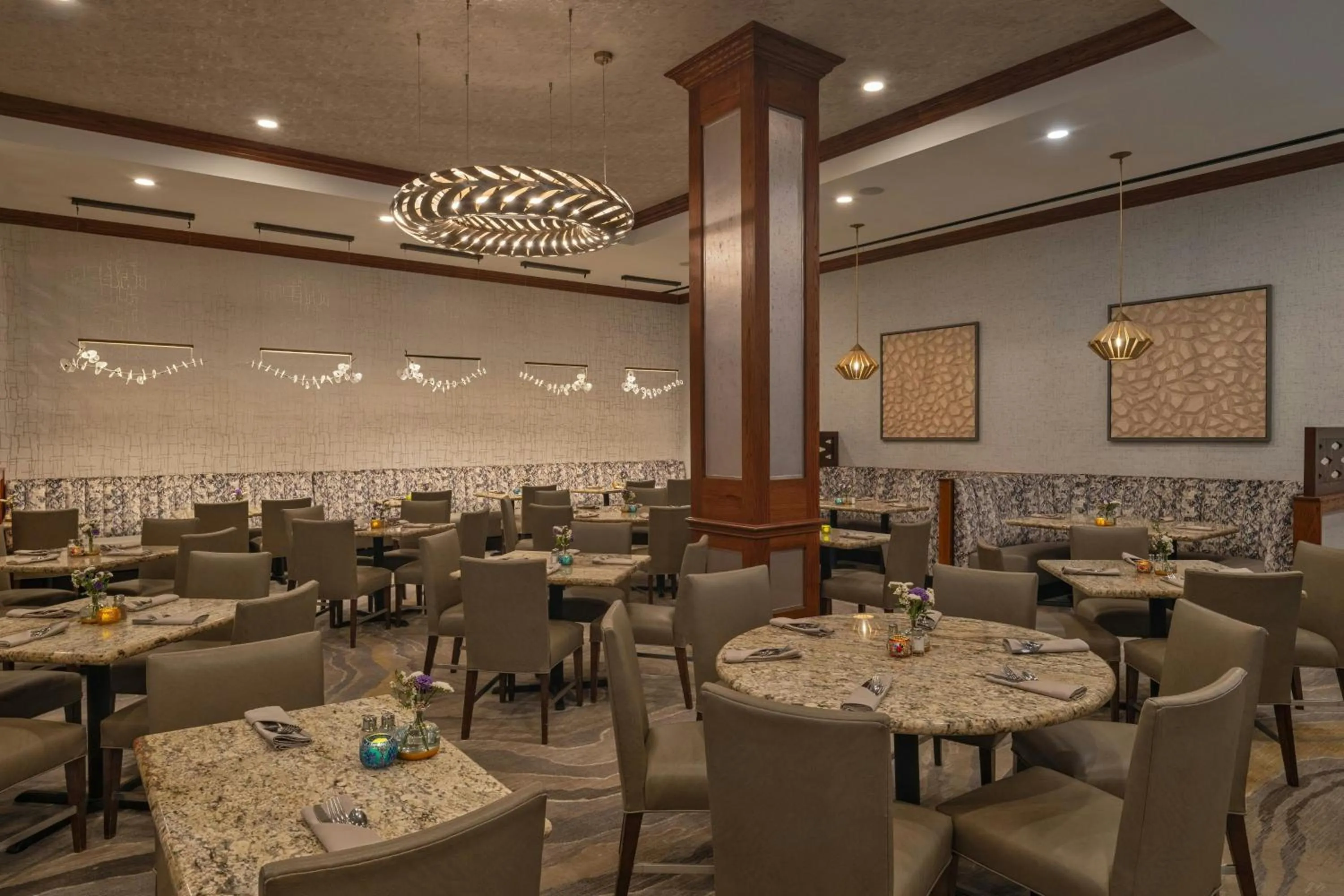 Restaurant/places to eat in The Westin Houston Downtown