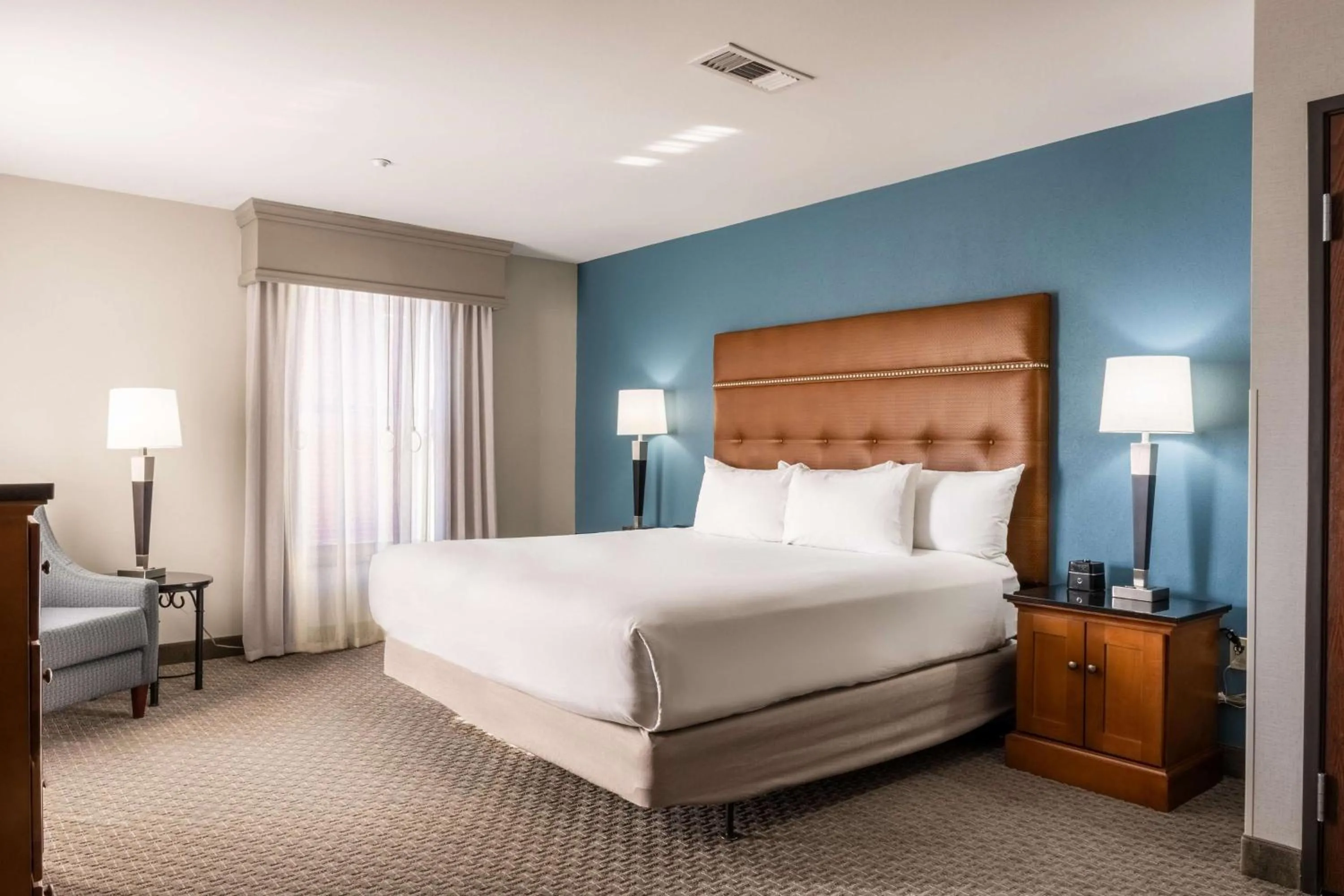 Bedroom, Bed in Drury Plaza Hotel Broadview Wichita