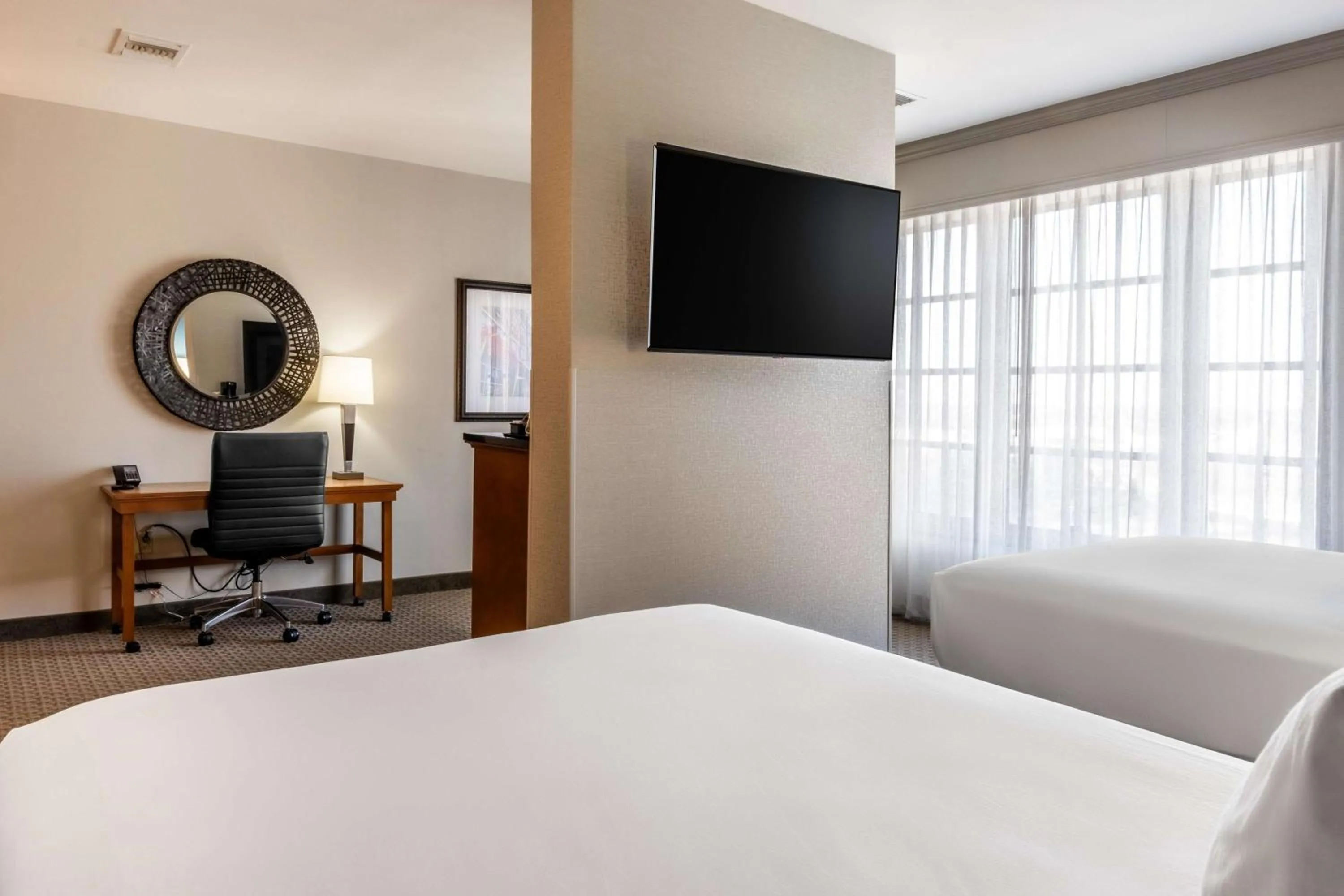 Bedroom, Bed in Drury Plaza Hotel Broadview Wichita