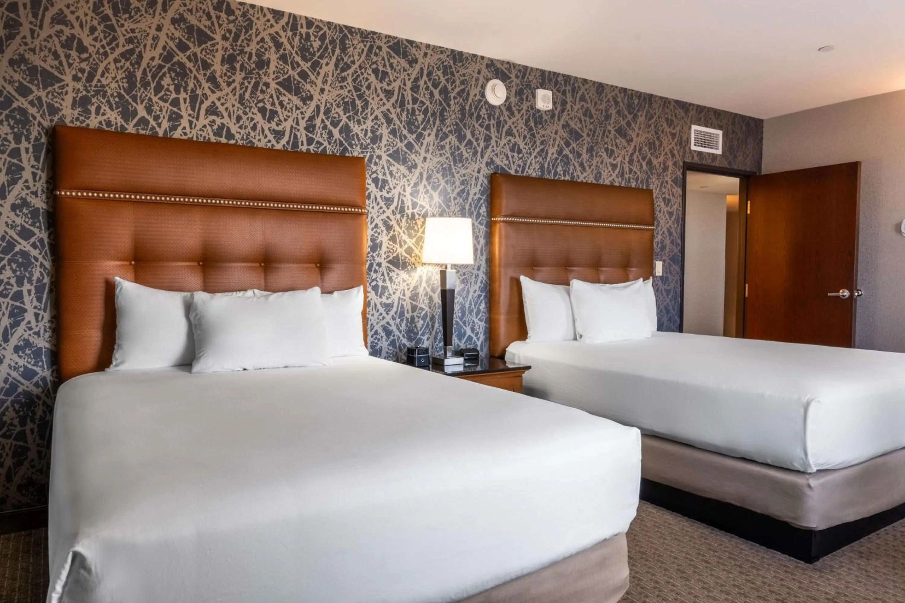 Bedroom, Bed in Drury Plaza Hotel Broadview Wichita