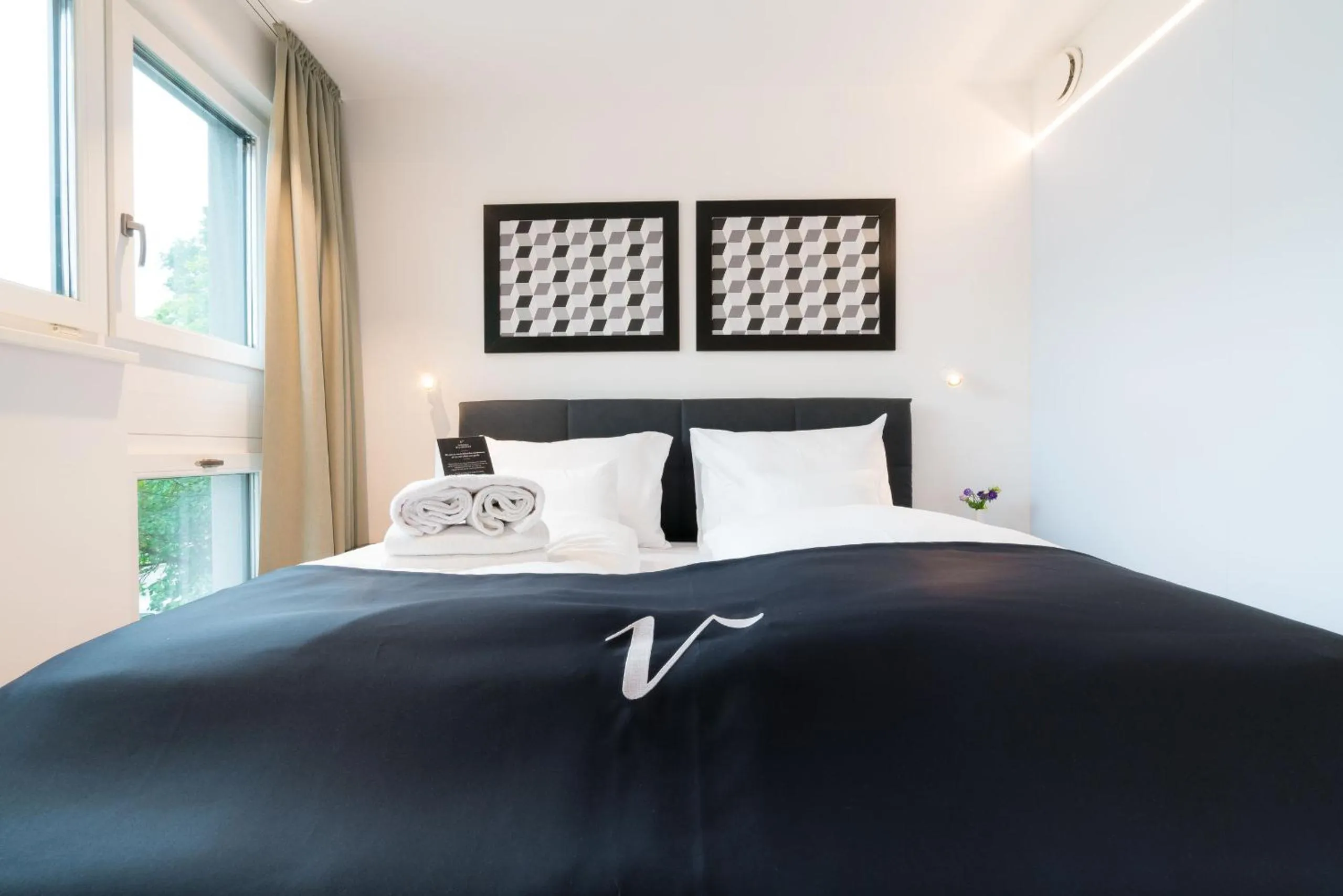 Bed in Vienna Residence, Hietzing - Schönbrunn