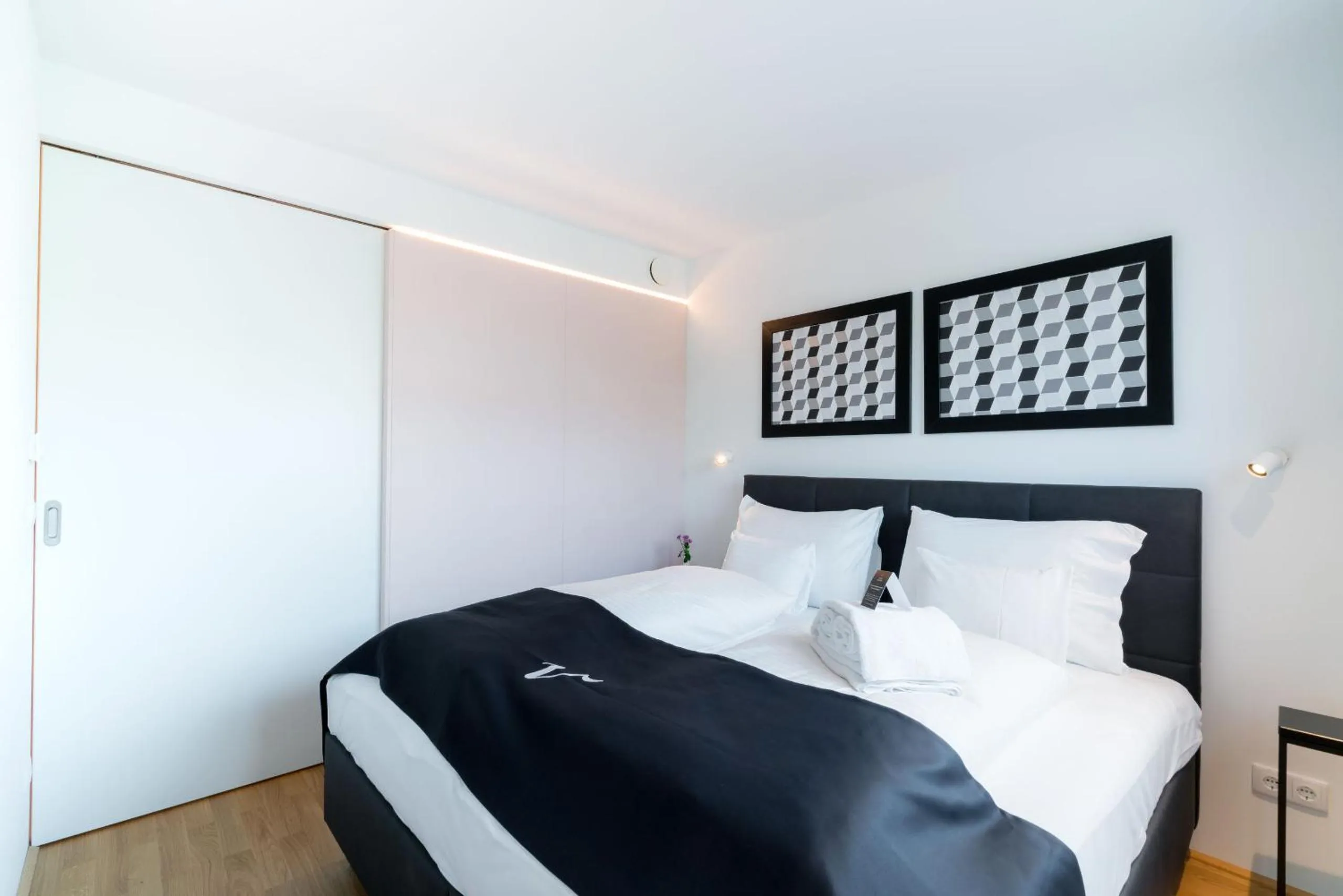 Bed in Vienna Residence, Hietzing - Schönbrunn