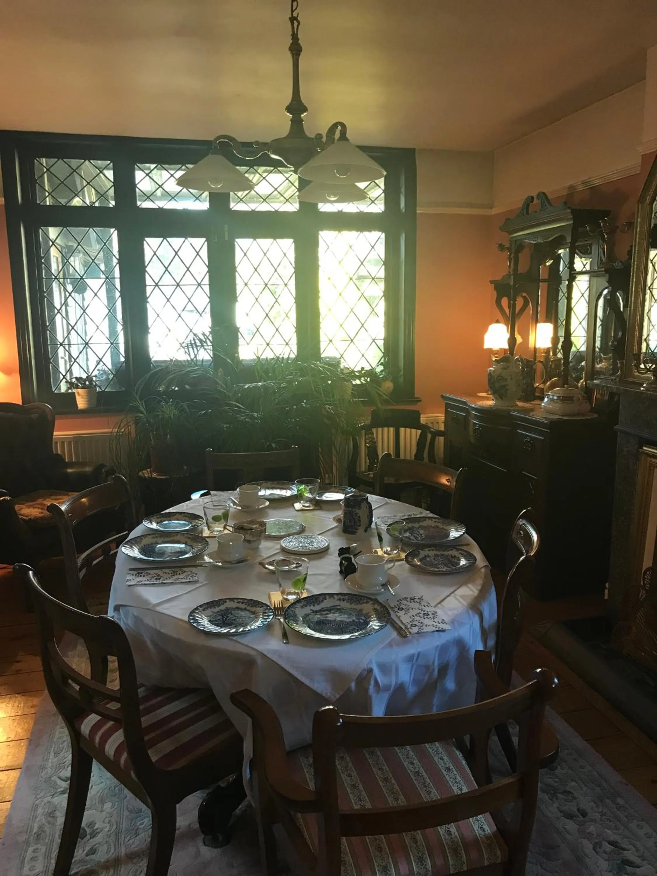 Restaurant/places to eat in Harry's bed and breakfast