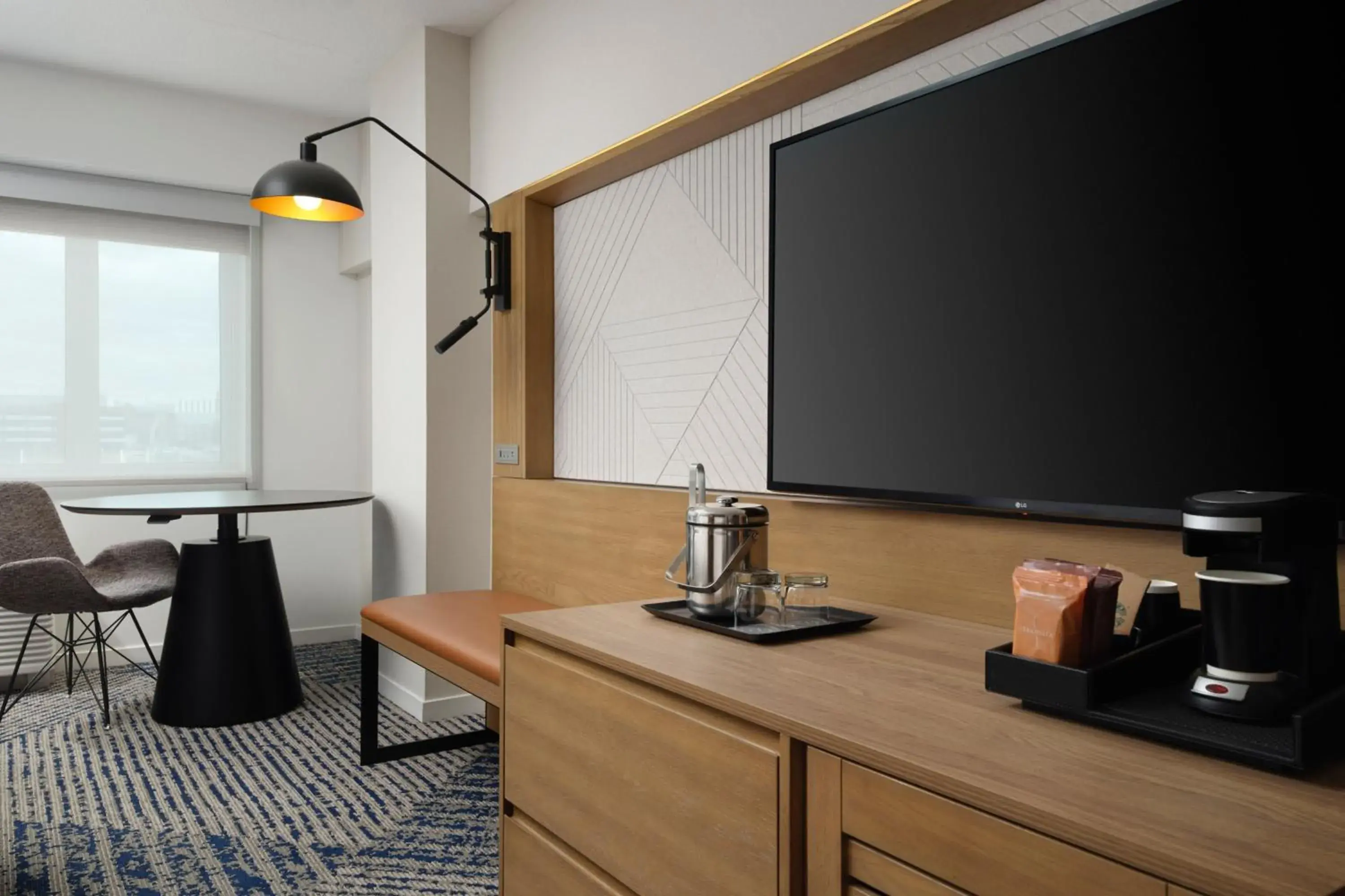 King Room with Marina View and Adapted Tub - Mobility and Hearing Accessible in Sheraton Erie Bayfront Hotel King Room with Marina View and Adapted Tub - Mobility and Hearing Accessible in Sheraton Erie Bayfront Hotel