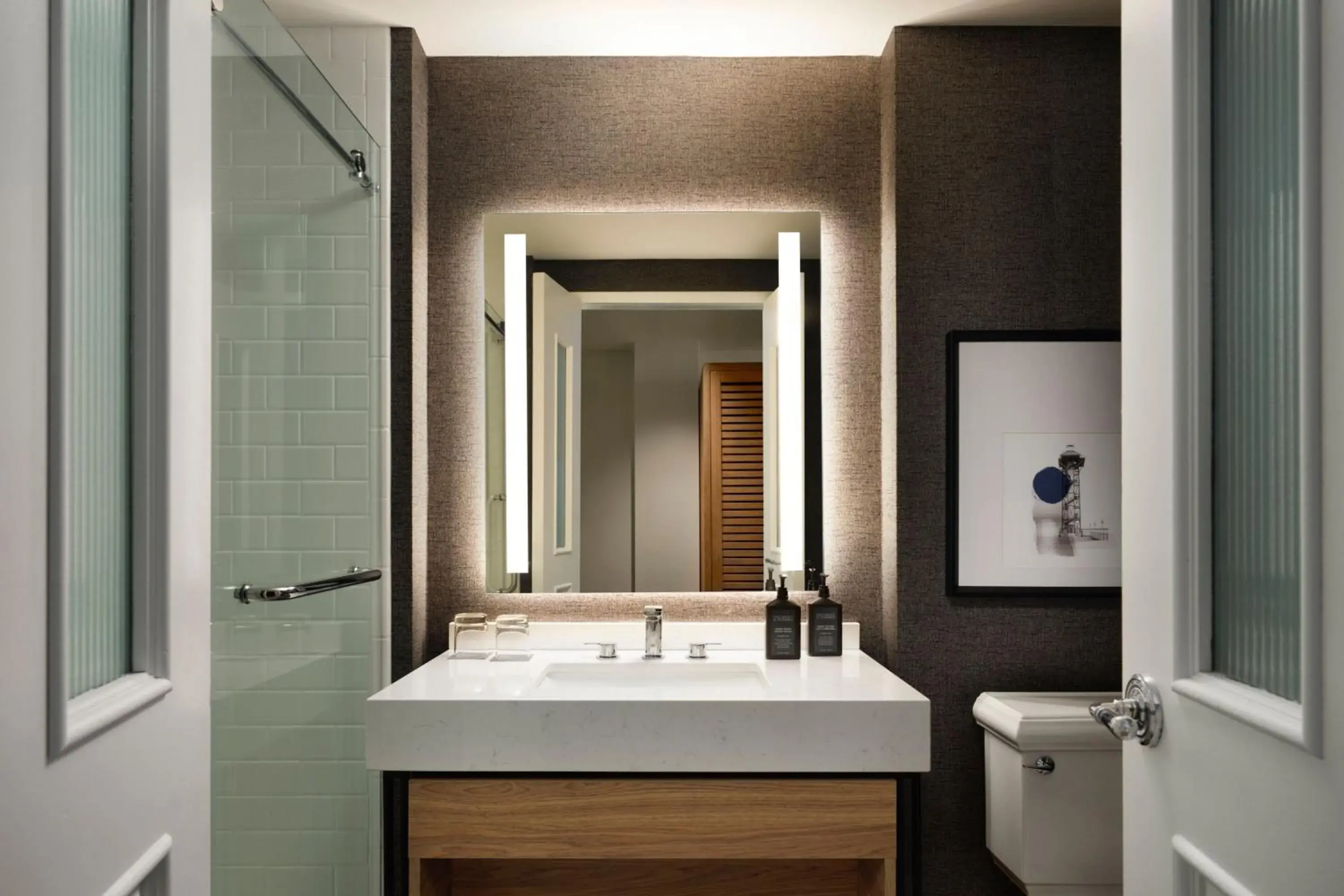 King Room with Marina View and Adapted Tub - Mobility and Hearing Accessible in Sheraton Erie Bayfront Hotel King Room with Marina View and Adapted Tub - Mobility and Hearing Accessible in Sheraton Erie Bayfront Hotel