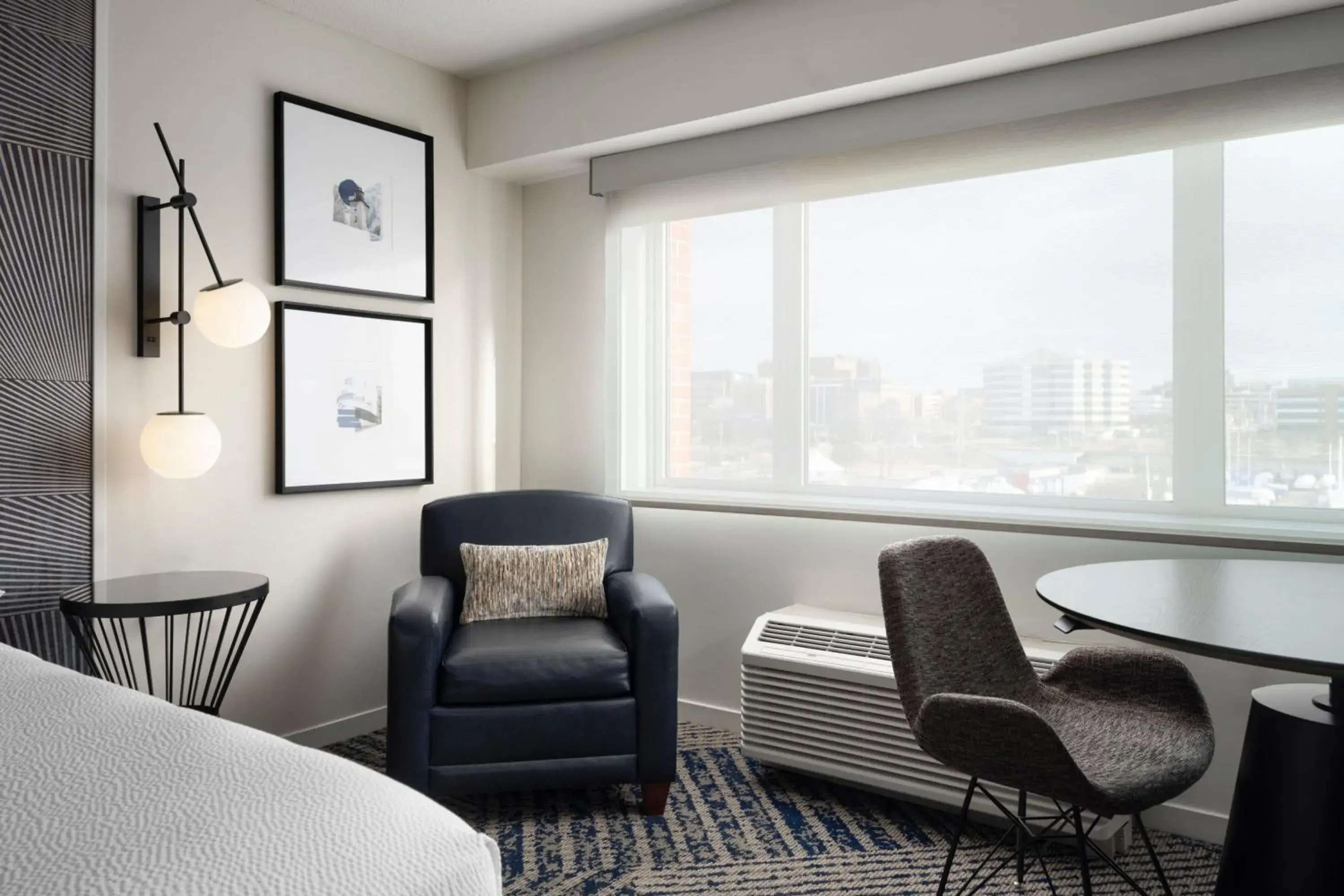 King Room with Marina View and Adapted Tub - Mobility and Hearing Accessible in Sheraton Erie Bayfront Hotel King Room with Marina View and Adapted Tub - Mobility and Hearing Accessible in Sheraton Erie Bayfront Hotel