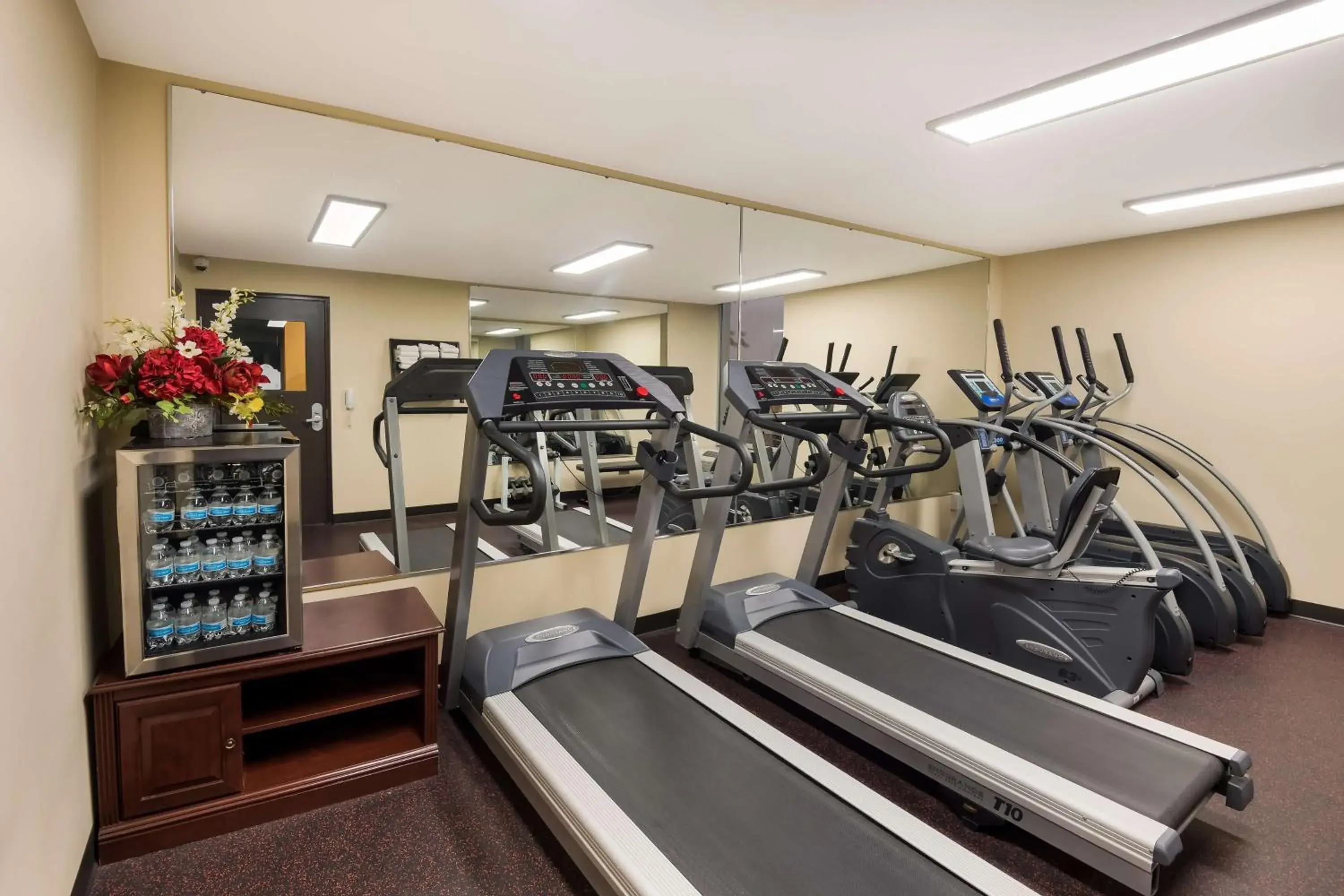 Fitness centre/facilities in SureStay Plus Hotel by Best Western Jasper Fitness centre/facilities in SureStay Plus Hotel by Best Western Jasper