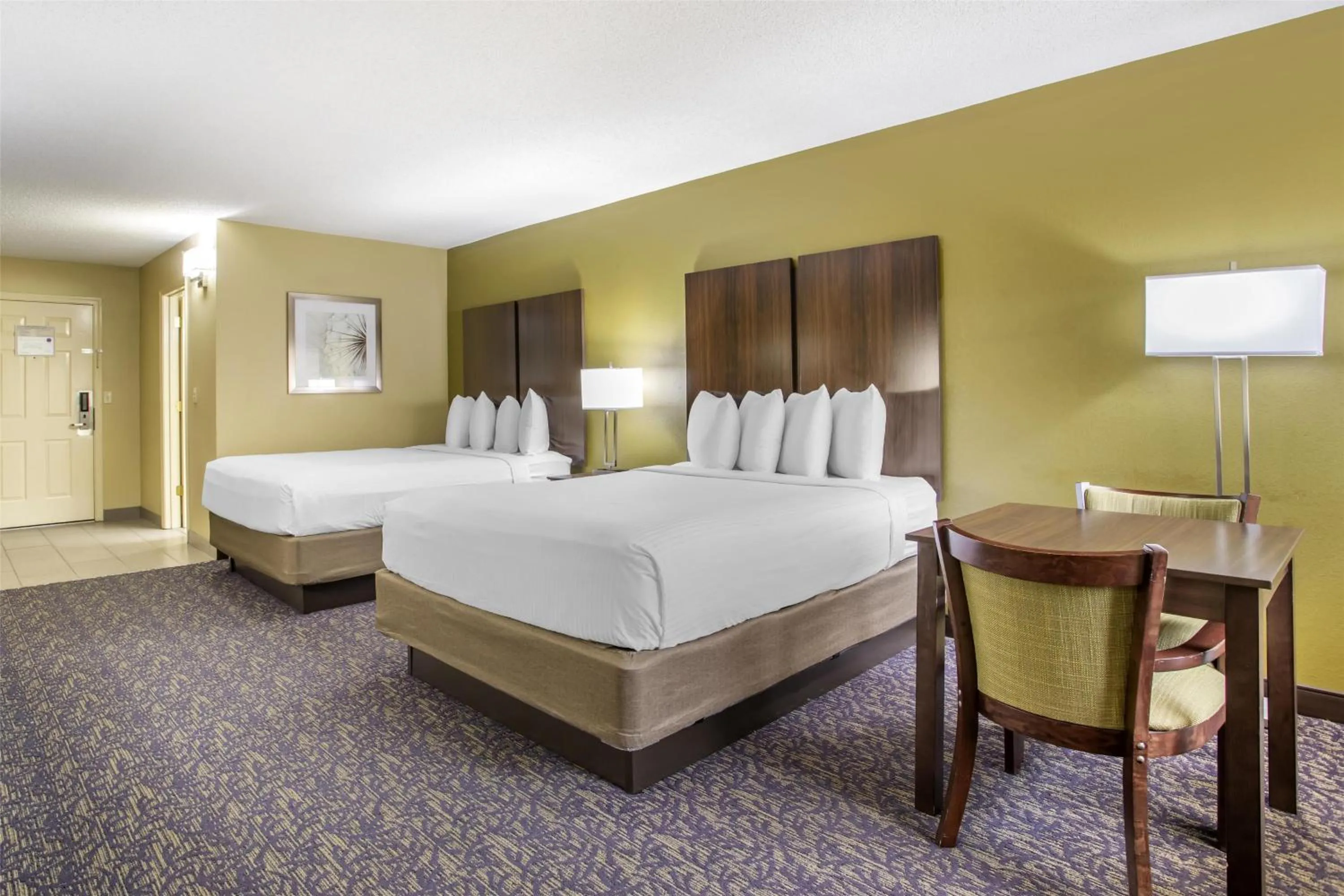 Bedroom, Bed in Best Western Plaza Inn