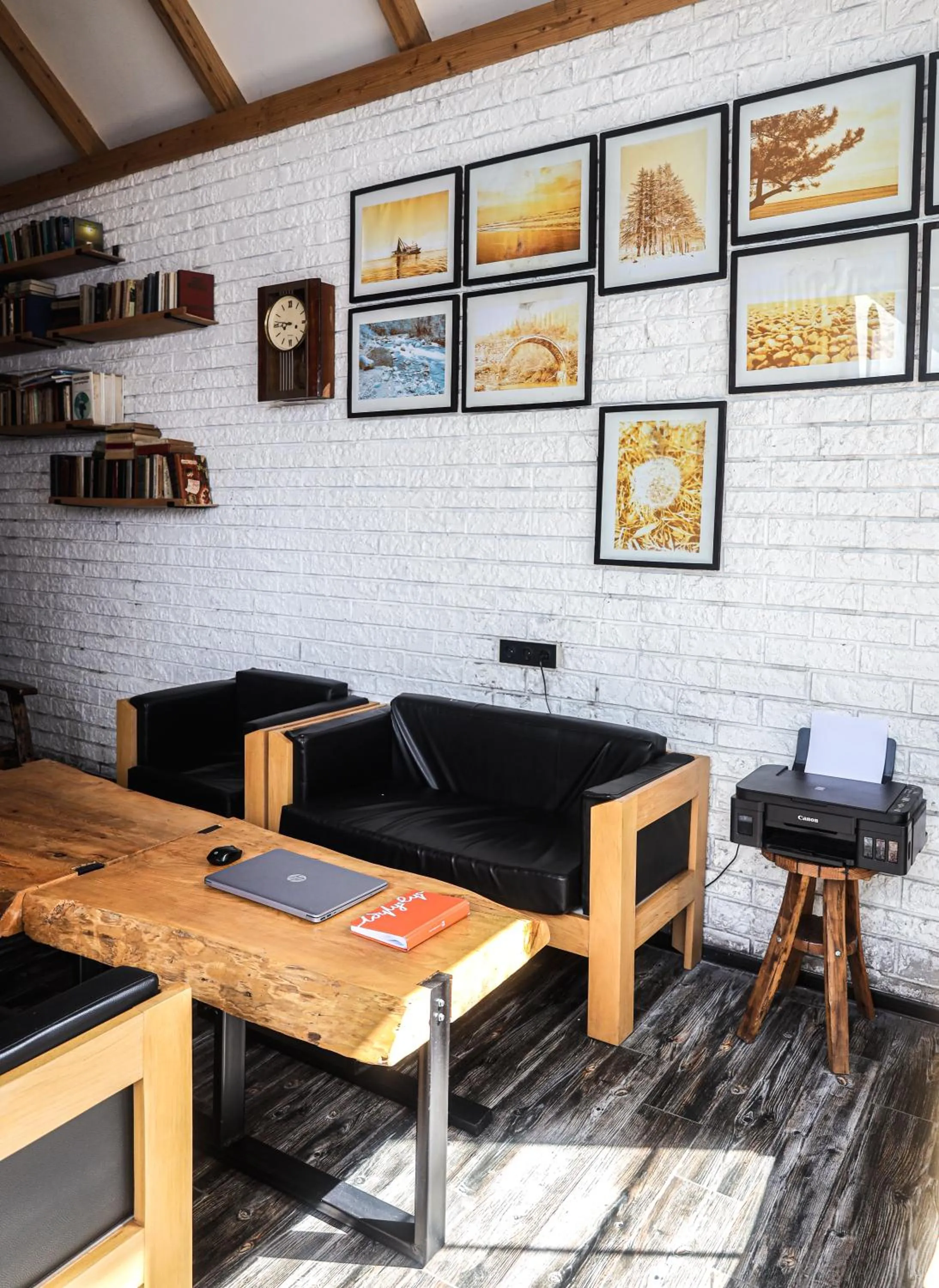 Level Up Hotel & Restaurant