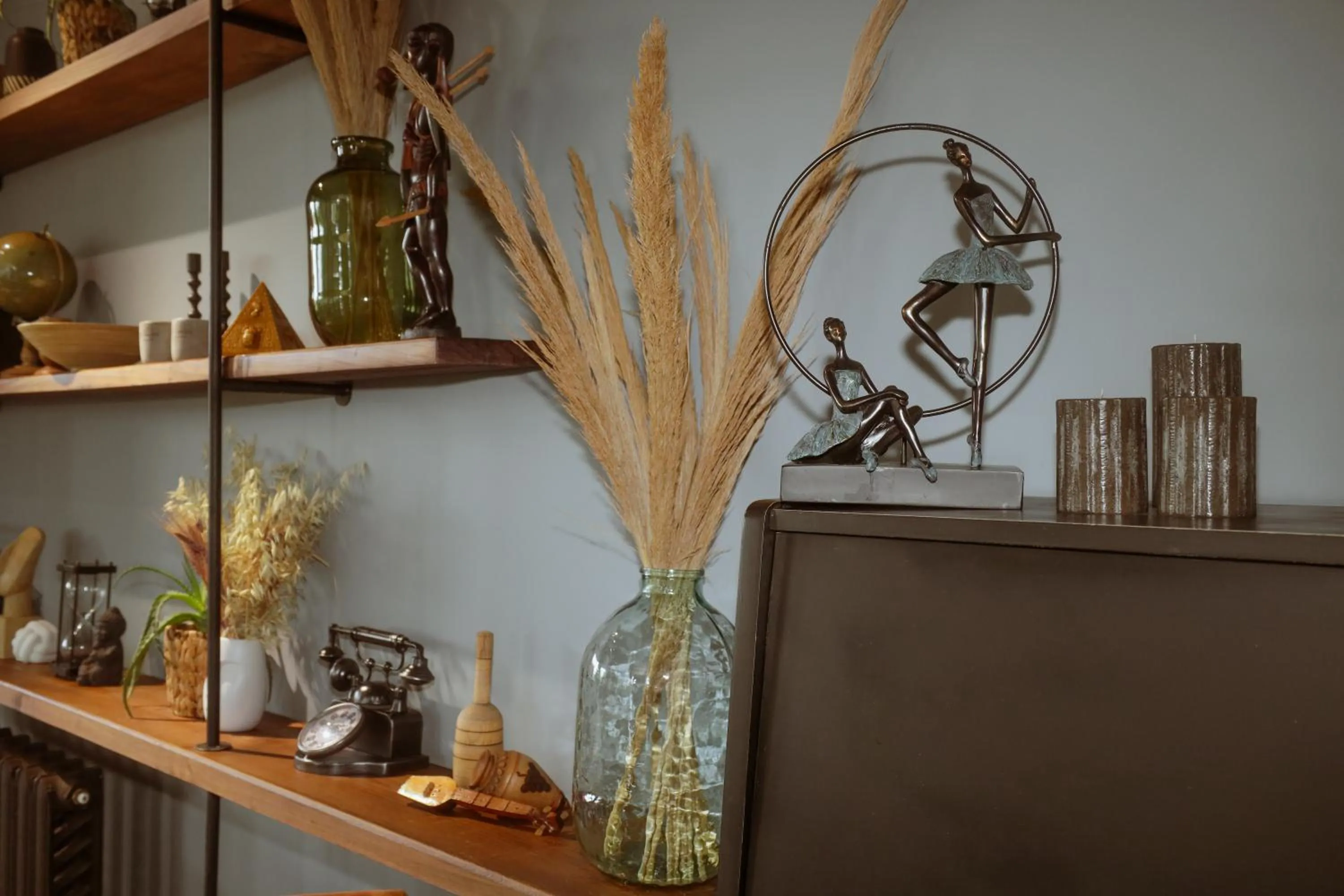 Restaurant/places to eat in Level Up Hotel & Restaurant