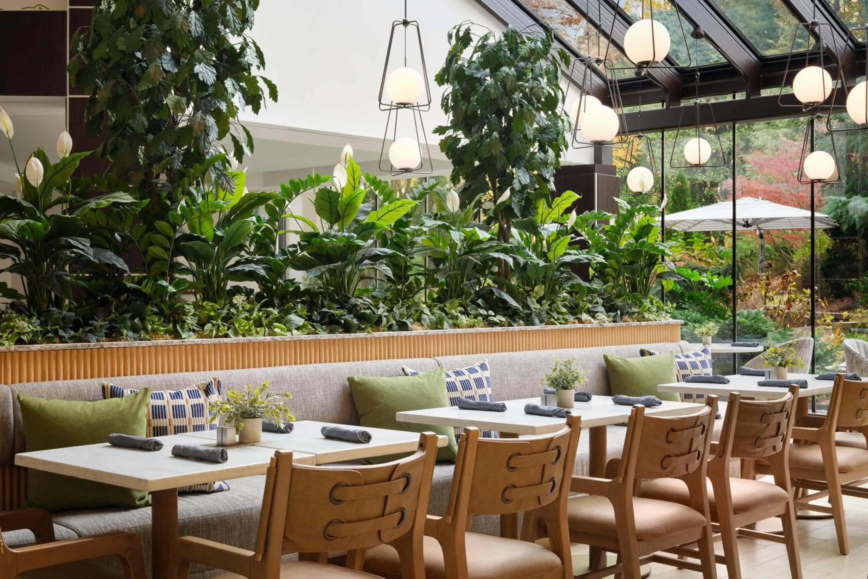 Restaurant/places to eat in Hyatt Regency Suites Atlanta Northwest