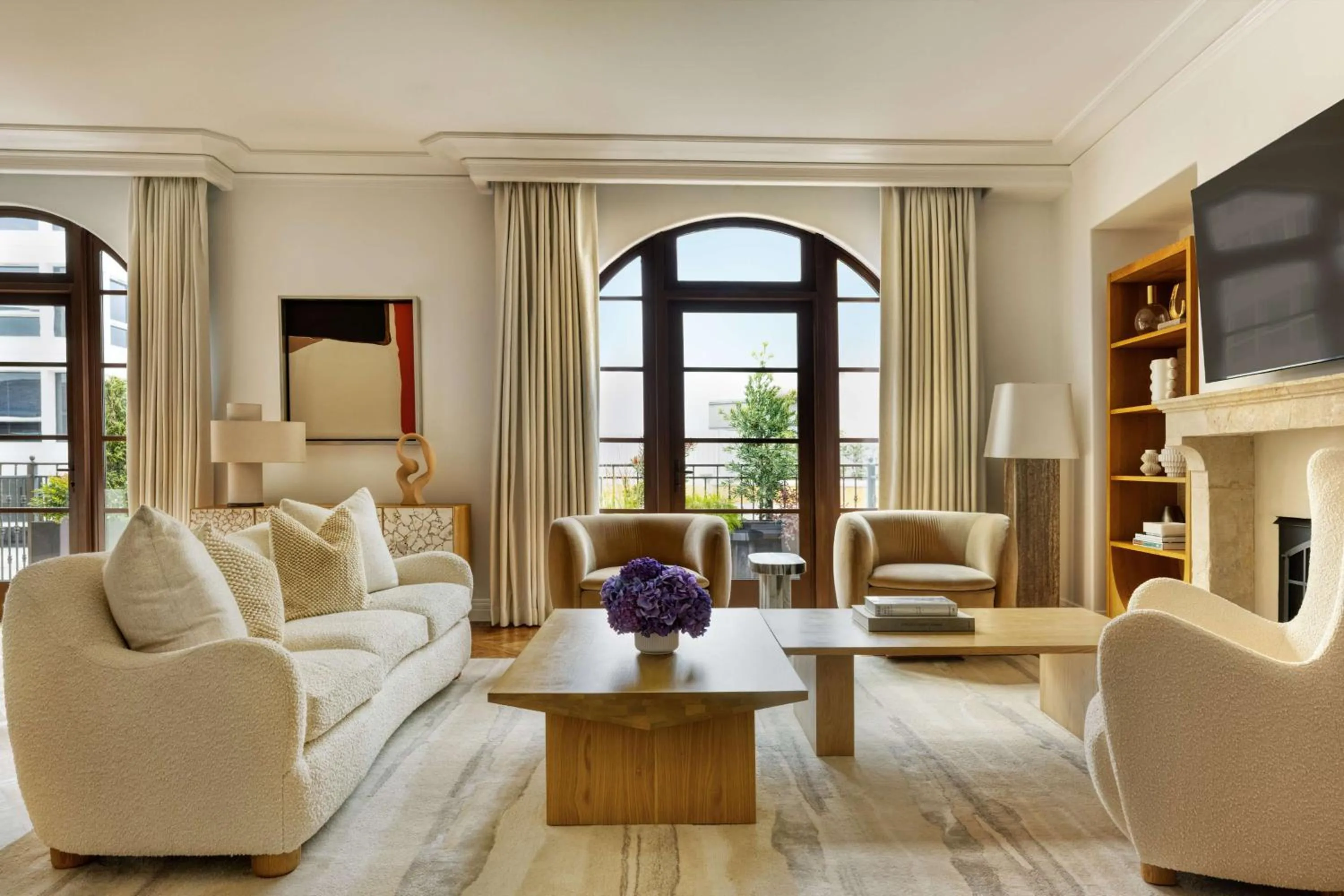 Photo of the whole room in The Maybourne Beverly Hills, Maybourne