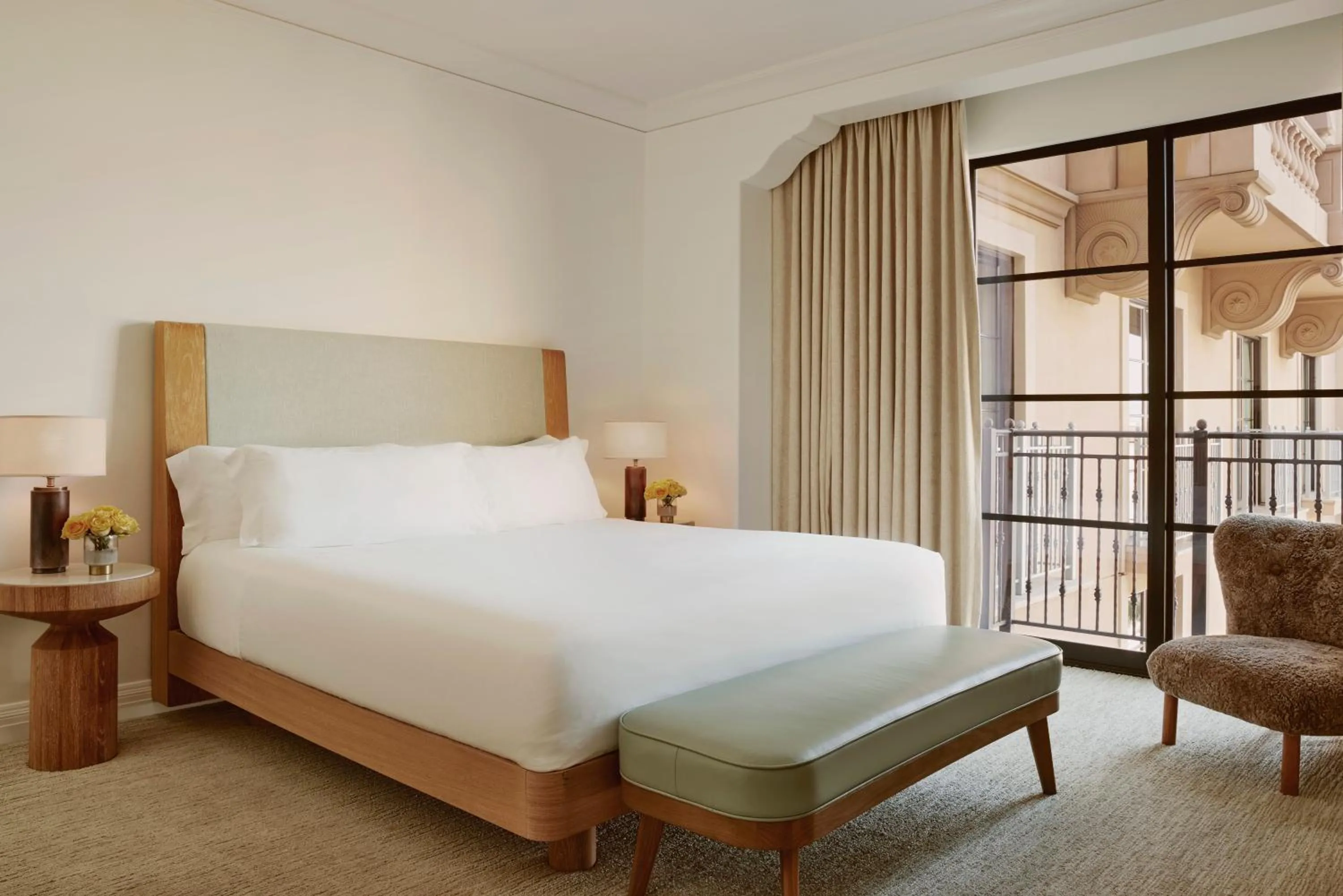 Bedroom, Bed in The Maybourne Beverly Hills, Maybourne