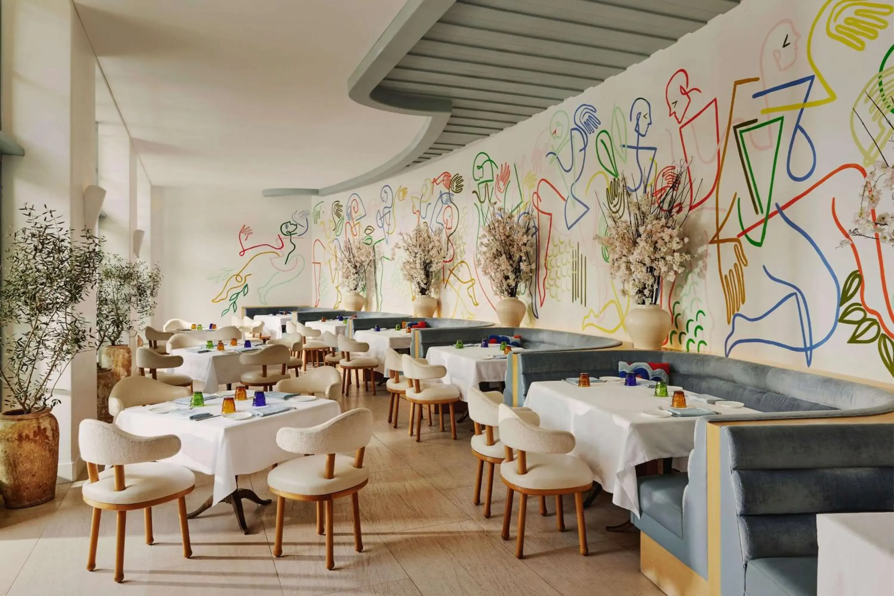 Property building in The Maybourne Beverly Hills, Maybourne Property building in The Maybourne Beverly Hills, Maybourne