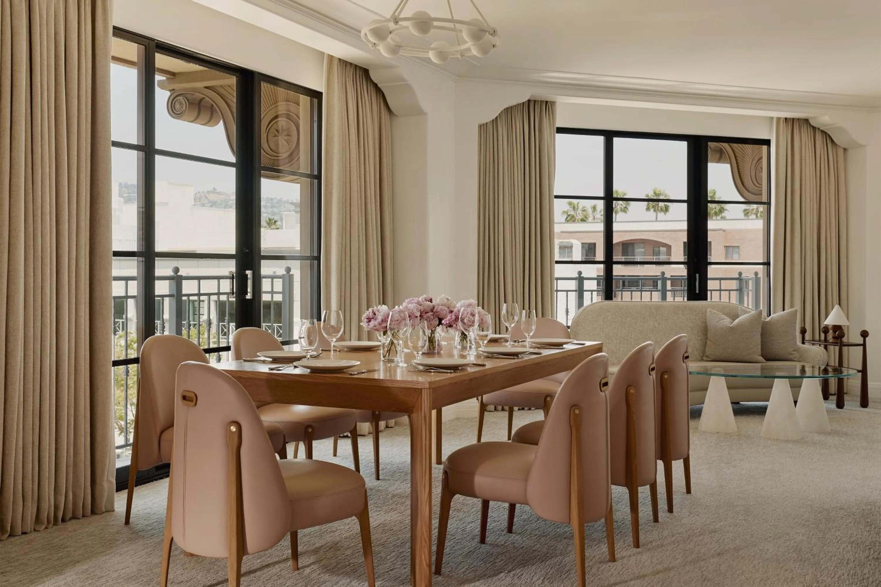 Dining area in The Maybourne Beverly Hills, Maybourne