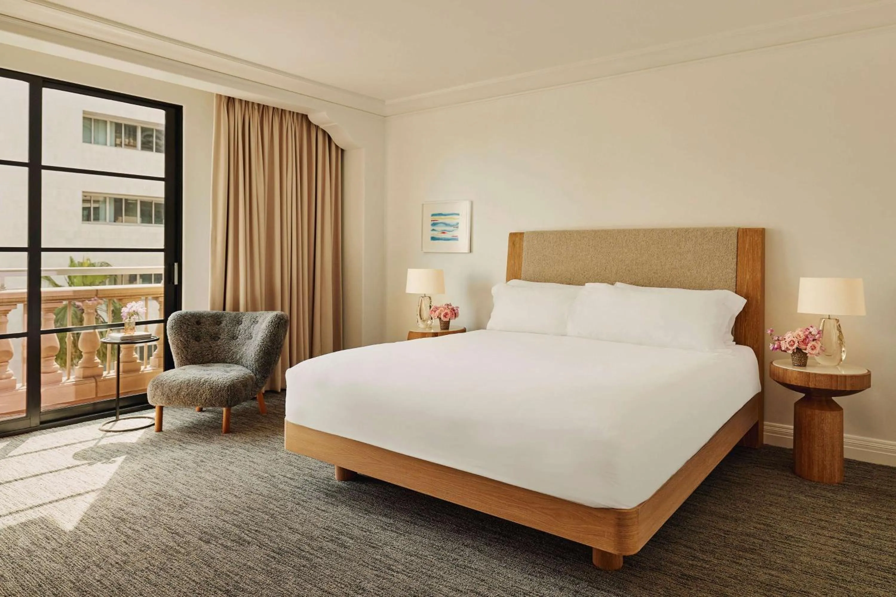 Bedroom, Bed in The Maybourne Beverly Hills, Maybourne