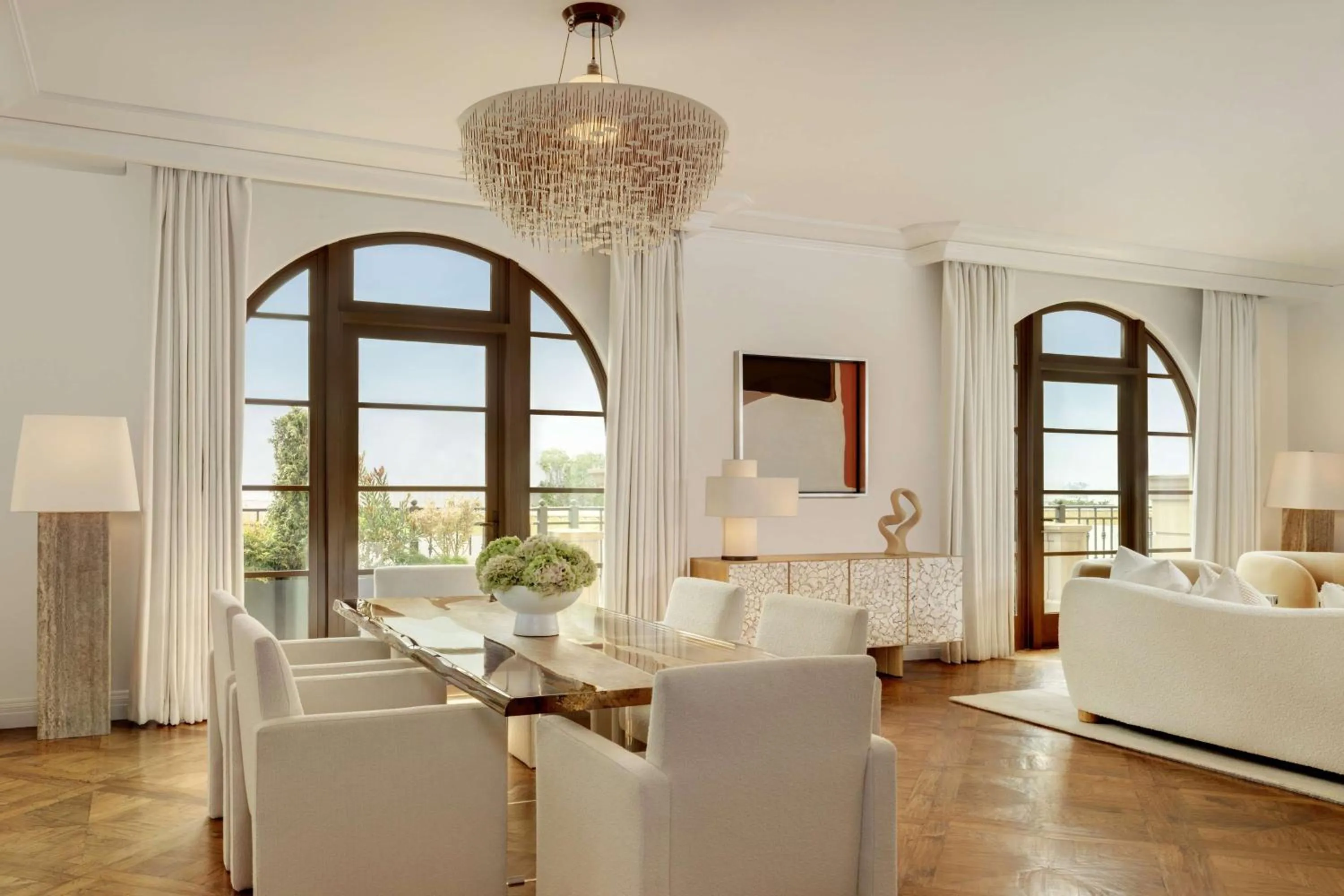 Photo of the whole room in The Maybourne Beverly Hills, Maybourne