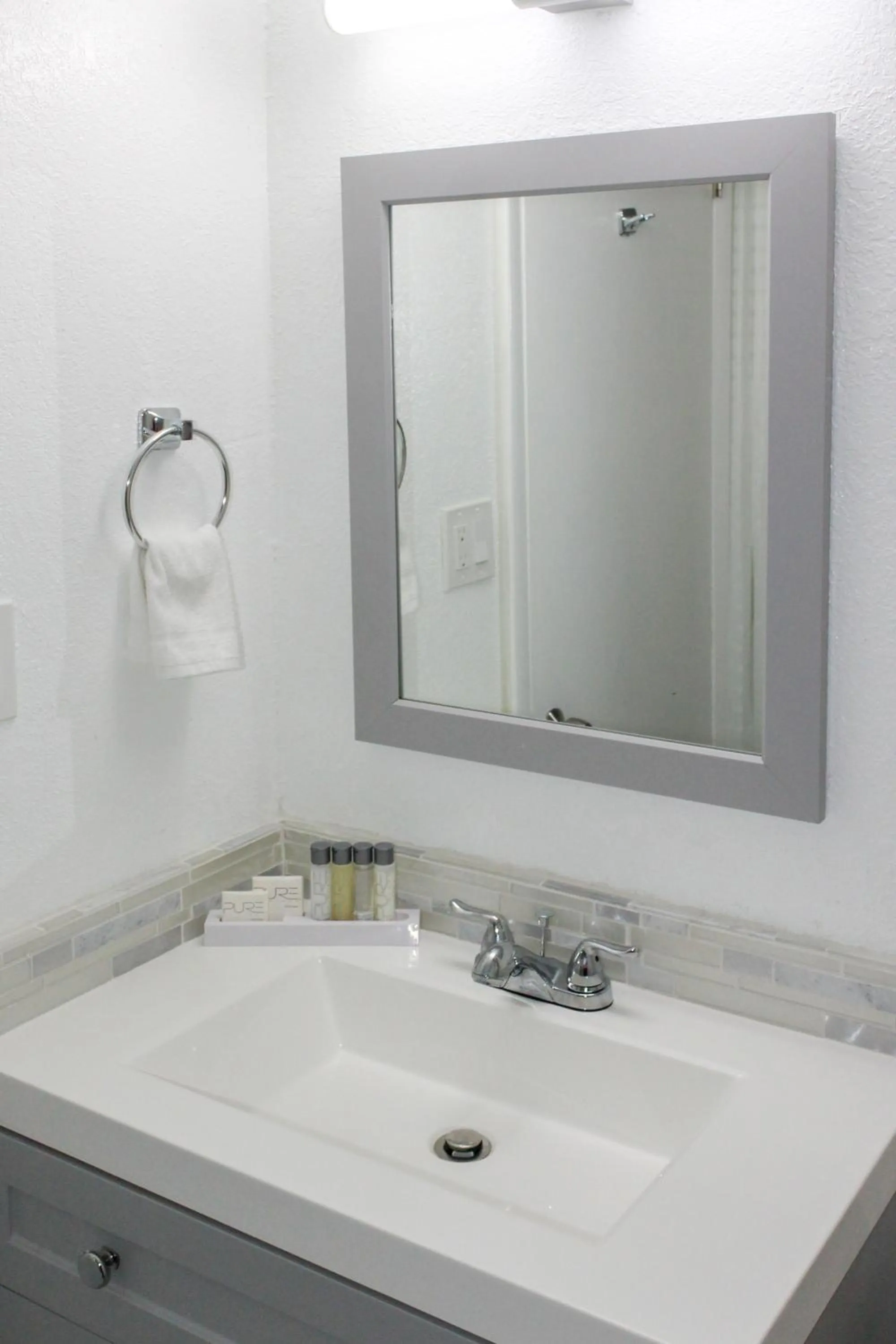 Bathroom in APM Inn & Suites - Jacksonville