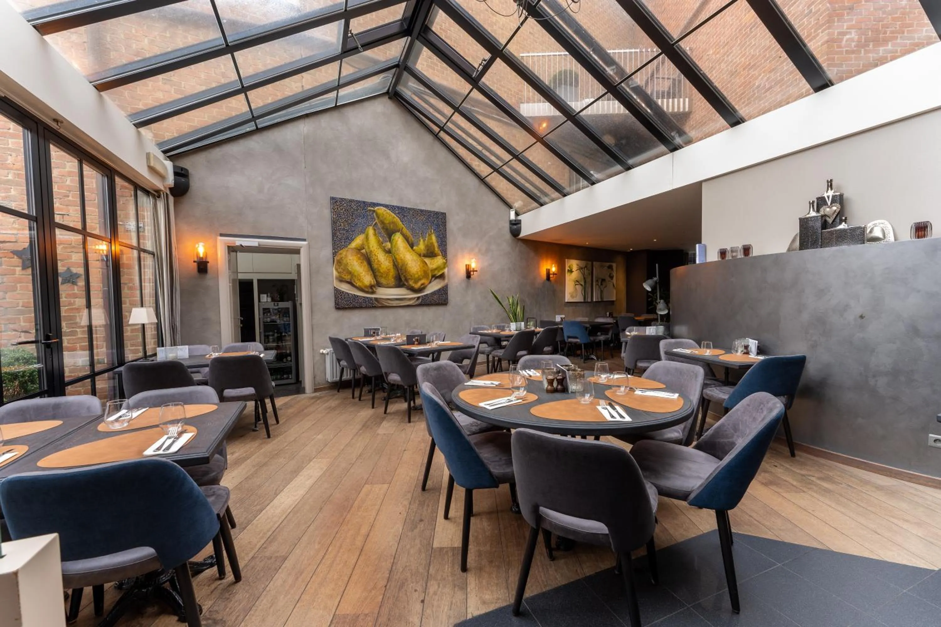 Restaurant/places to eat in Maison de la Paix