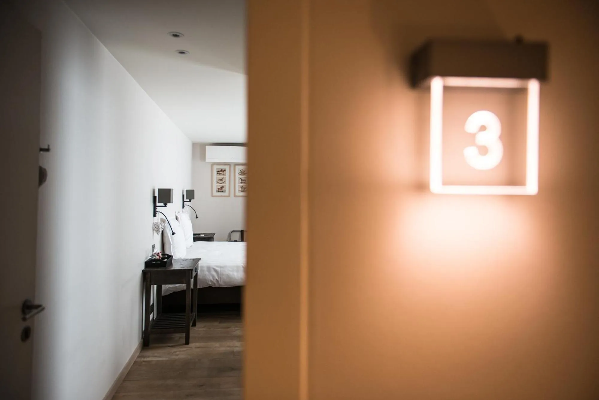 Bedroom in Maison de la Paix