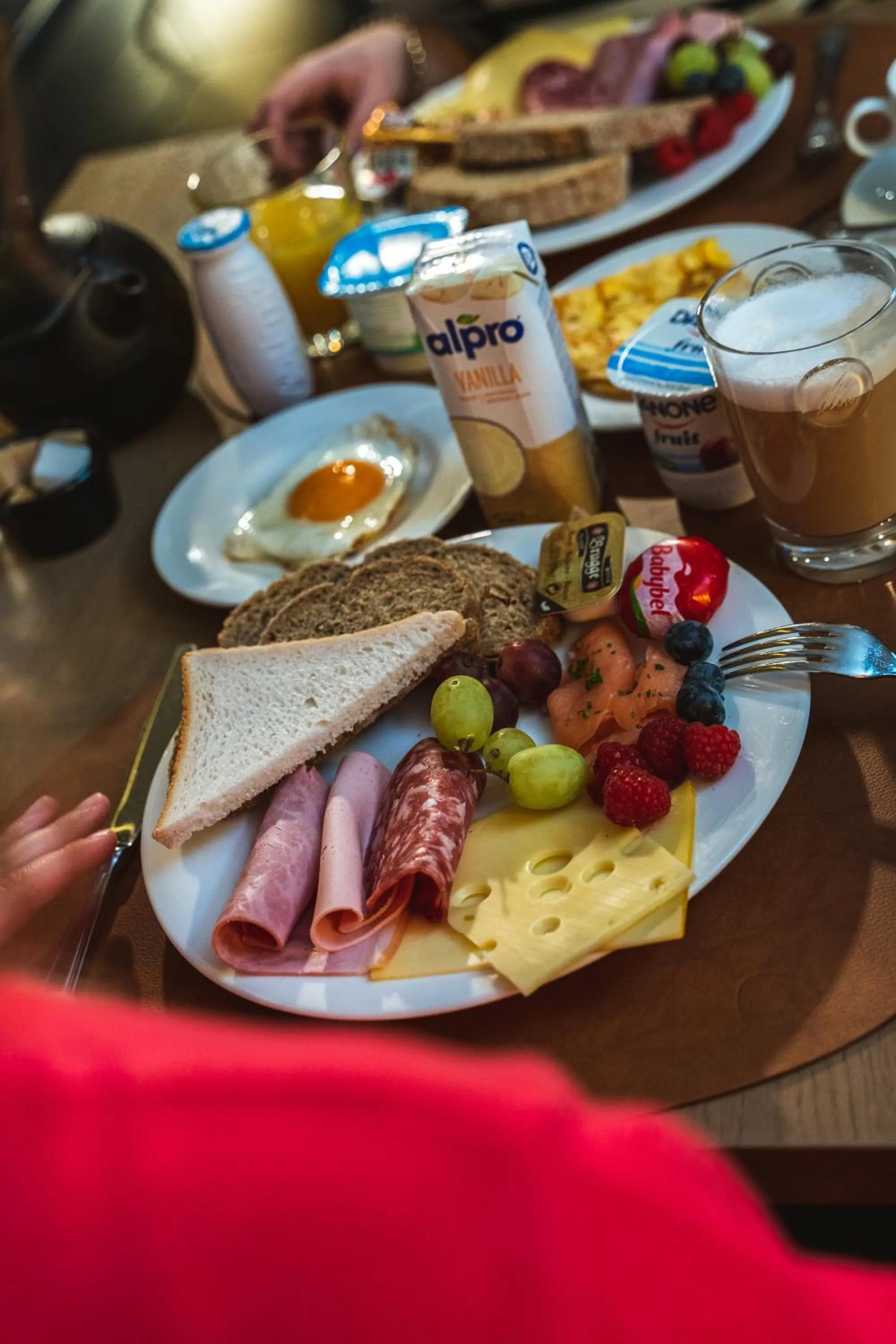 Continental breakfast in Maison de la Paix