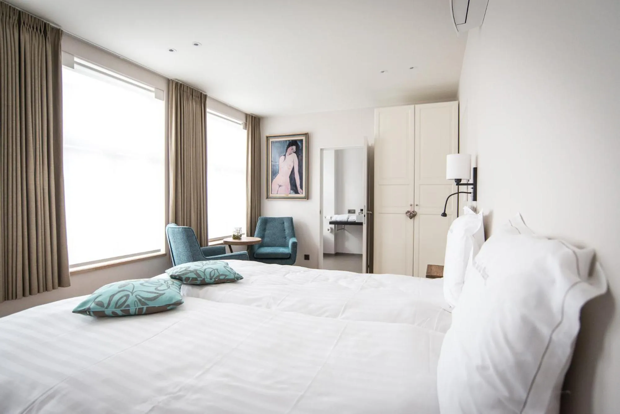 Bedroom in Maison de la Paix