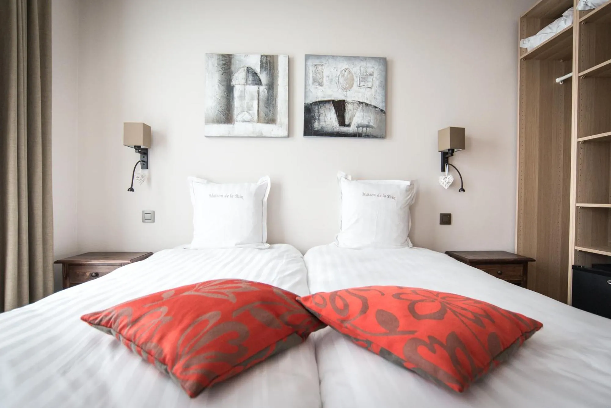 Bed in Maison de la Paix