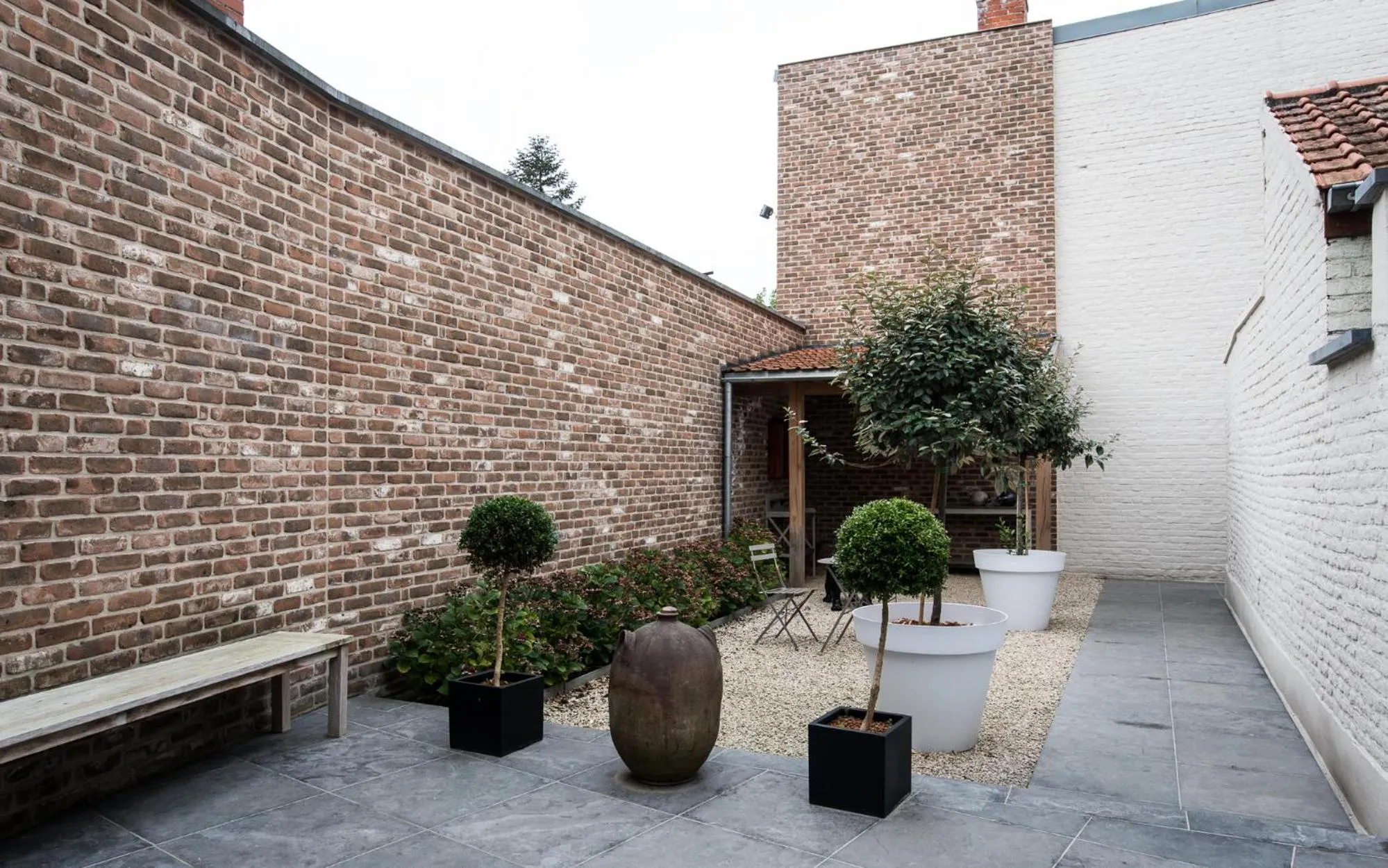 Property building in Maison de la Paix