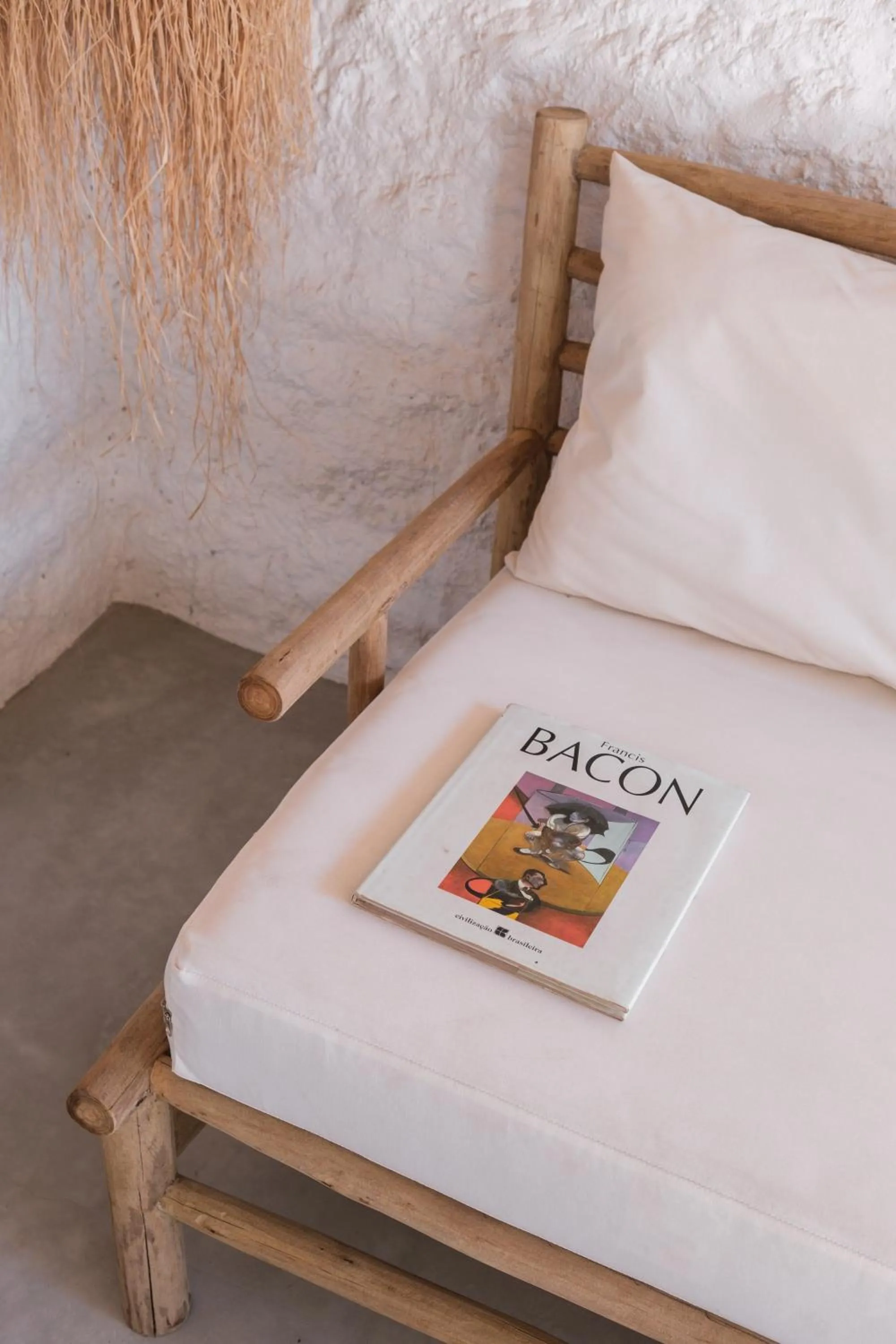 Decorative detail, Bed in Casa das Conchas Caraiva