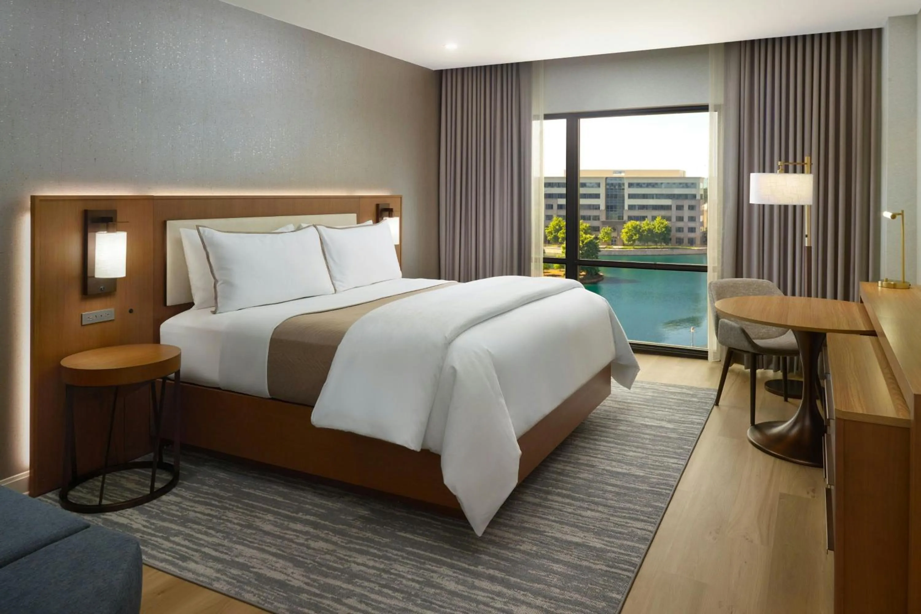 Photo of the whole room, Bed in The Westin Huntsville