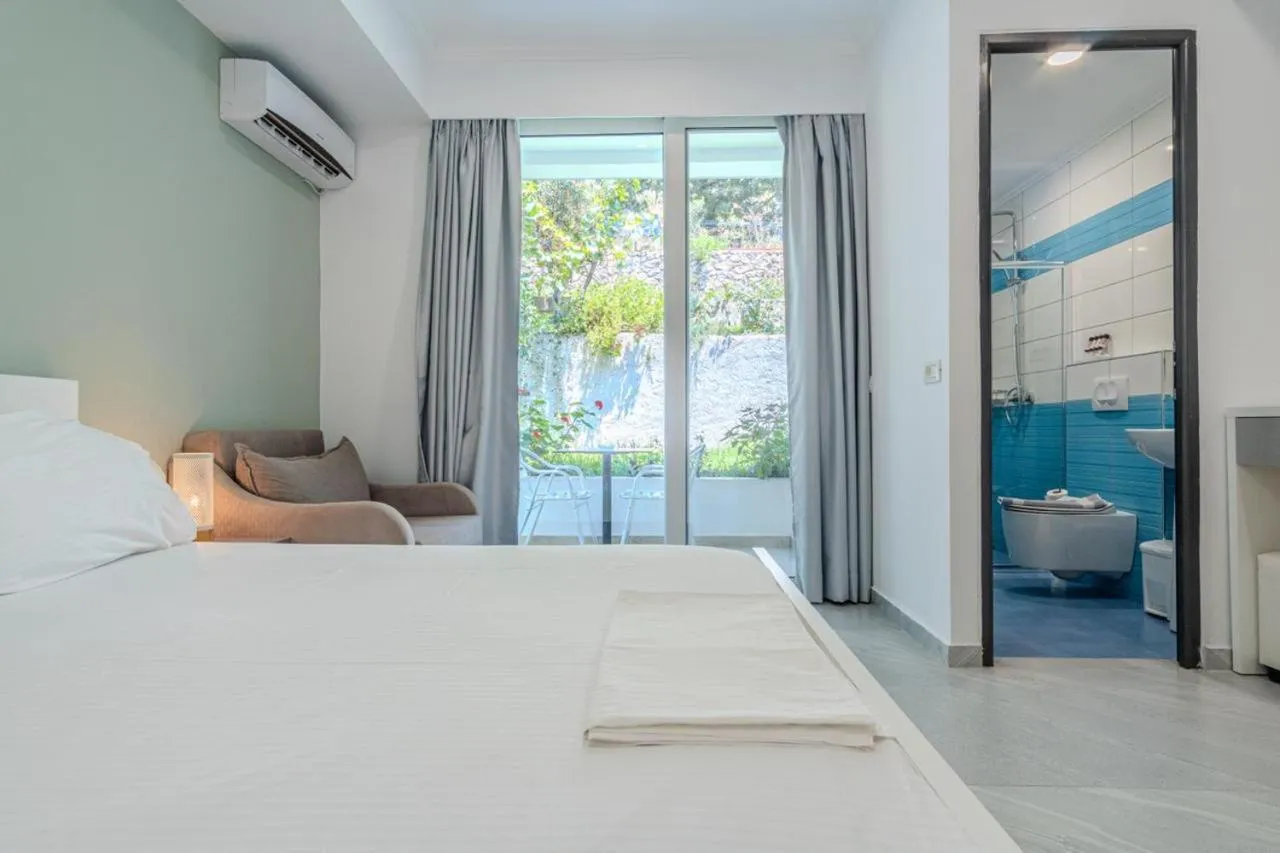 Bedroom in Aphrodite's Garden