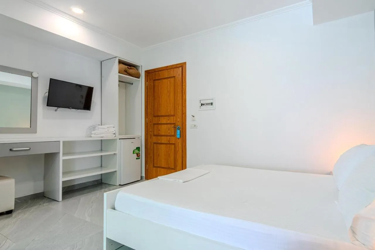 Bedroom in Aphrodite's Garden