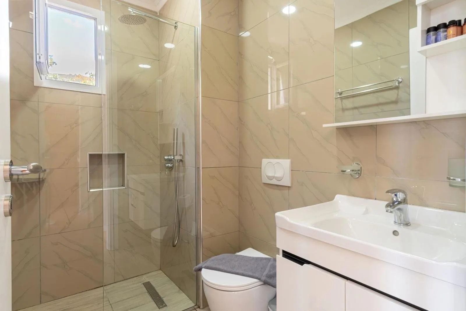 Bedroom in Aphrodite's Garden