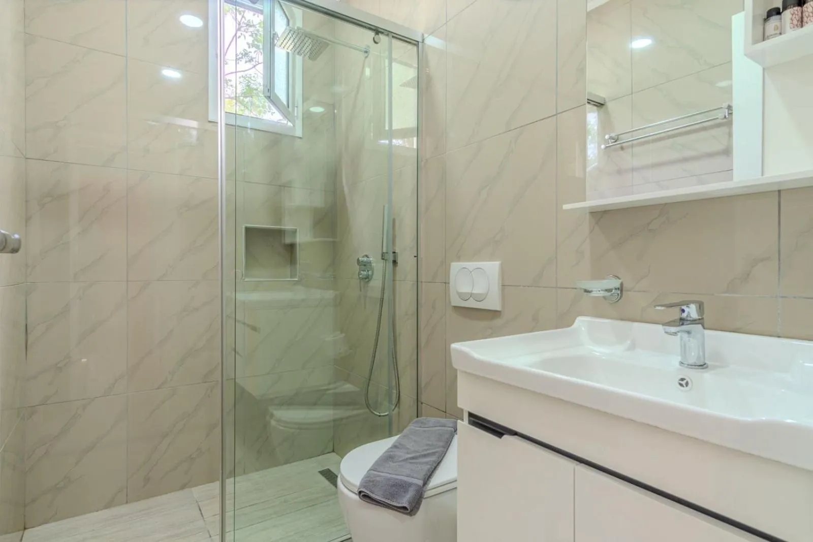 Bathroom in Aphrodite's Garden